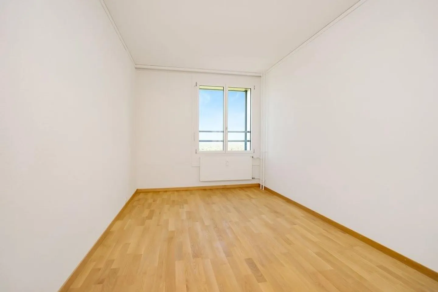 Renovated 4.5 Maisonette Apartment on the 20th Floor - Photo 5 of 9