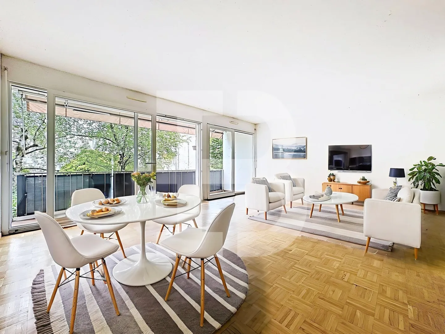 Bellissimo appartamento di 4,5 stanze in una posizione tranquilla e vicino ai servizi - Foto 1 di 10