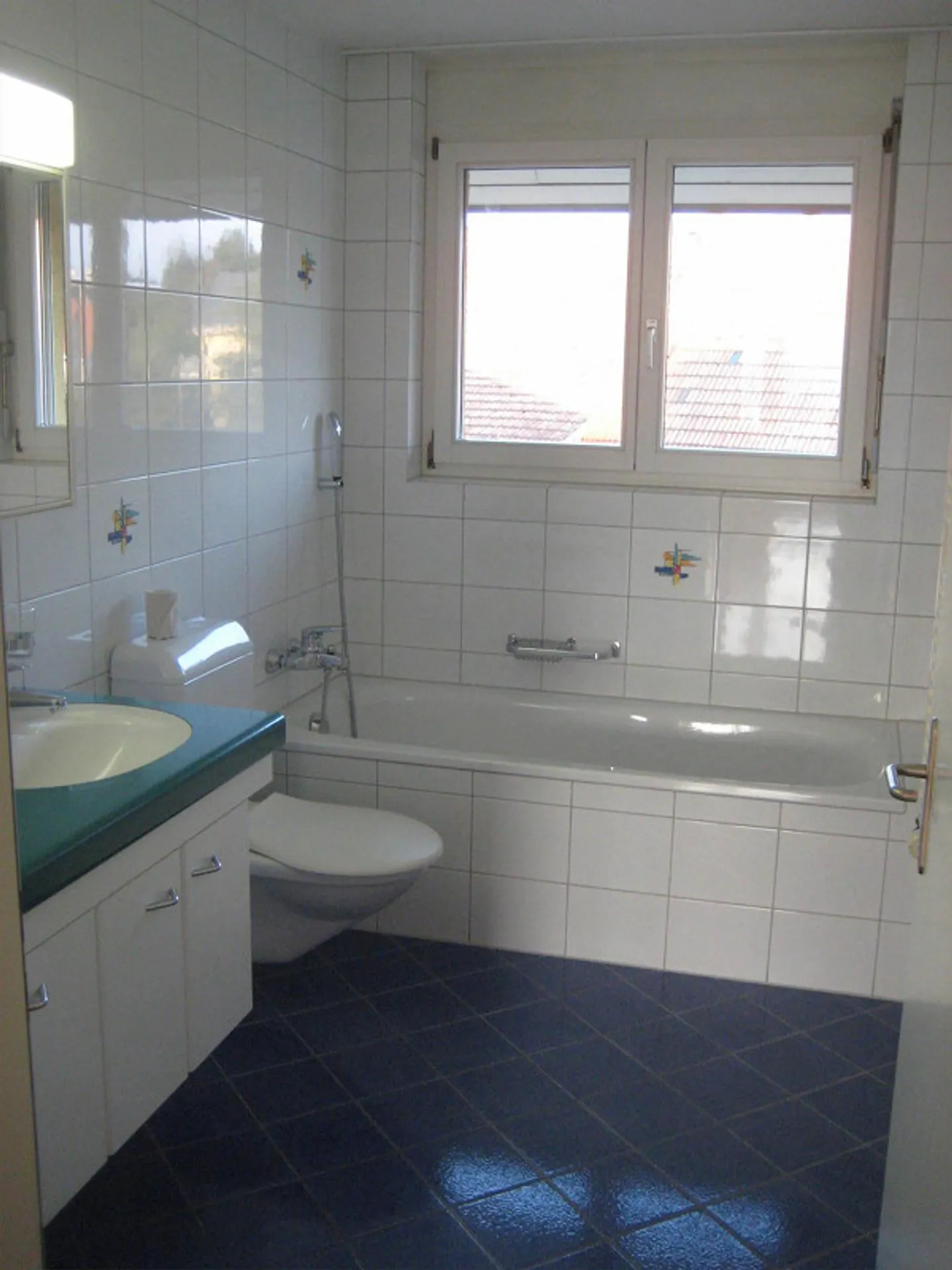 Appartement spacieux de 4,5 pièces incluant un box de garage + place de parking - Photo 8 sur 11