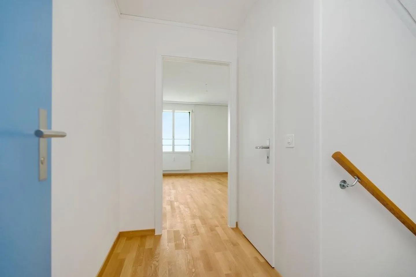 Renovated 4.5 Maisonette Apartment on the 20th Floor - Photo 6 of 9