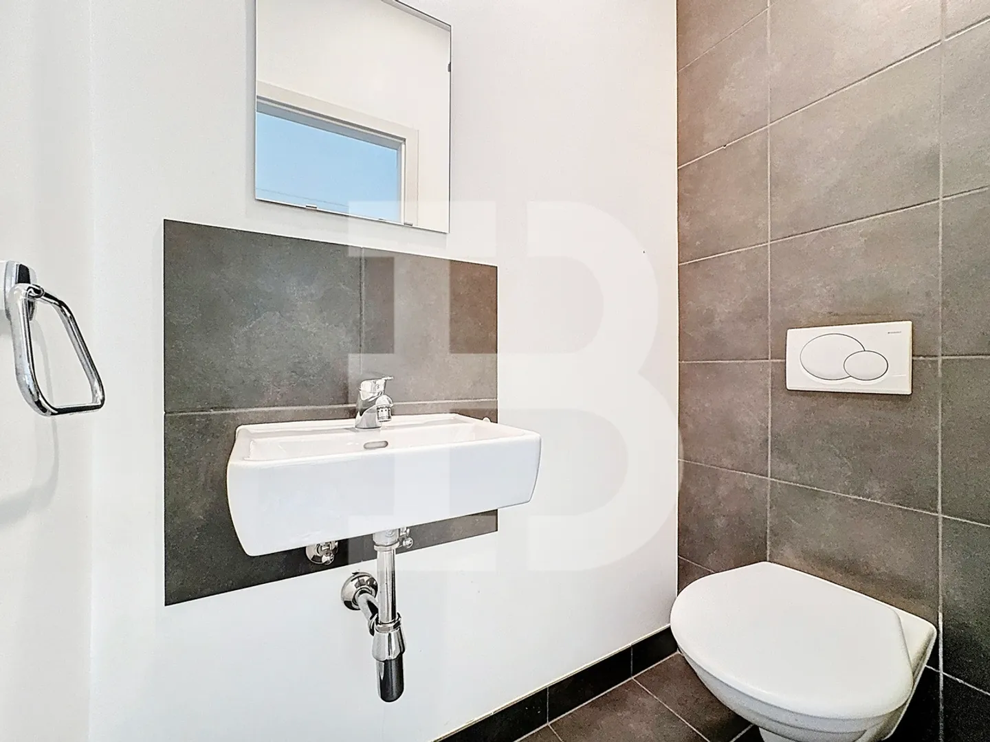 Bellissimo appartamento di 4,5 stanze in una posizione tranquilla e vicino ai servizi - Foto 5 di 10