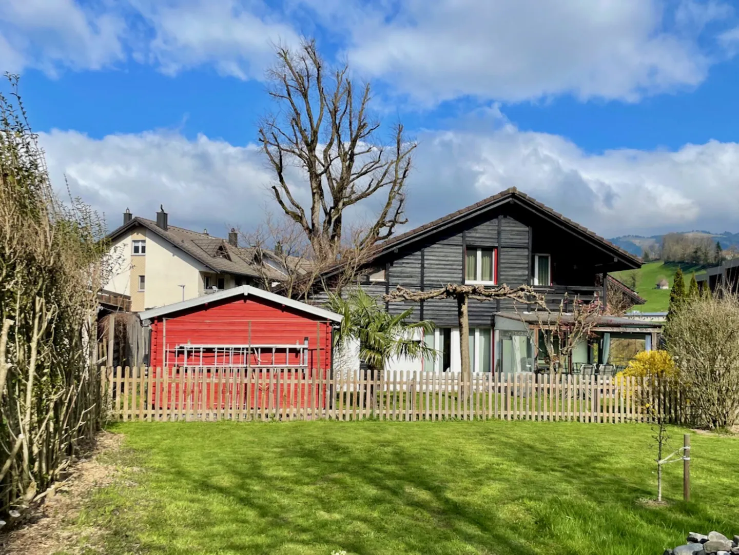 Casa indipendente e gestibile con giardino idilliaco - Foto 2 di 14