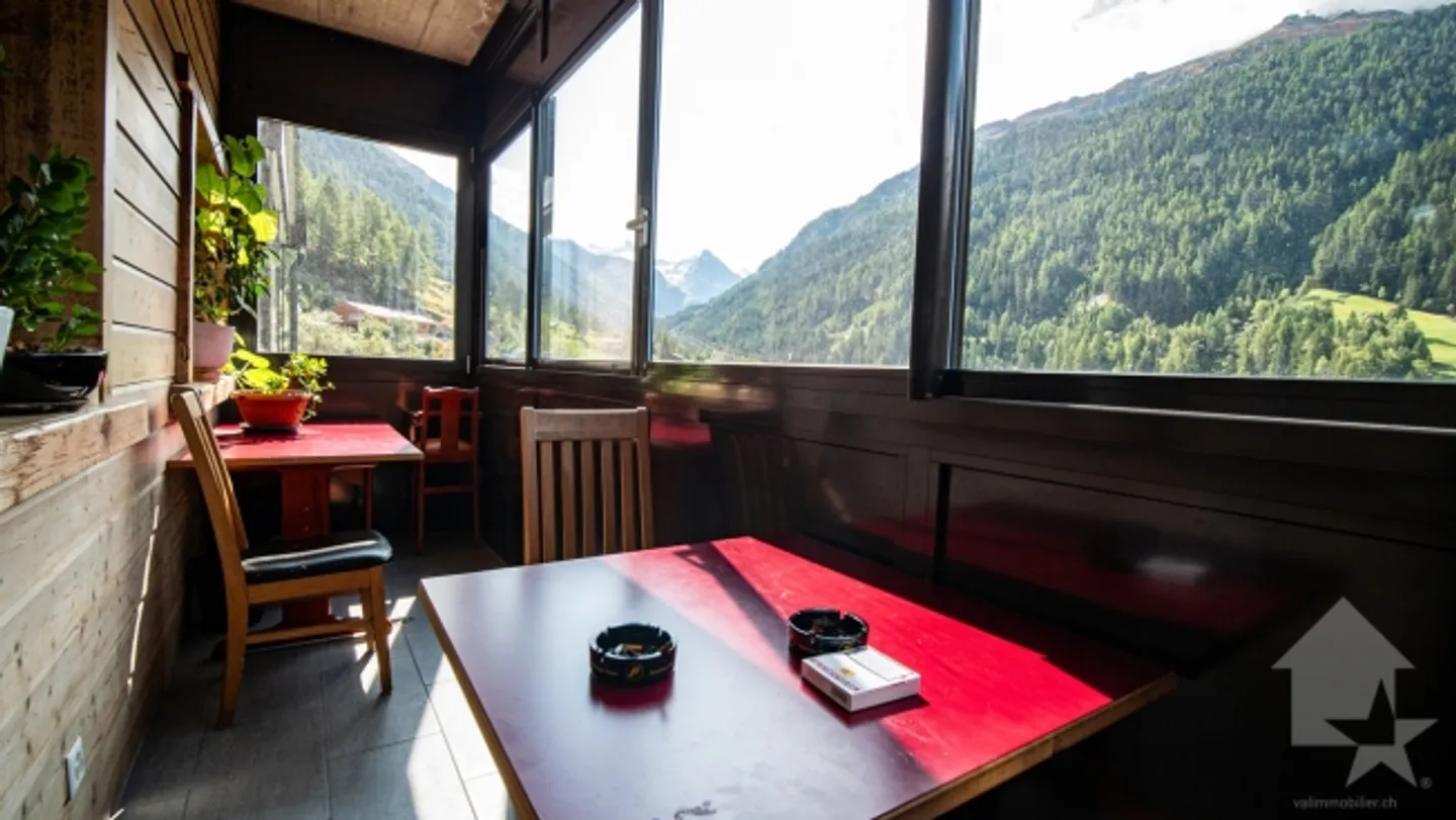 Renovated hotel-restaurant in the heart of the village with spectacular views - Photo 18 of 20