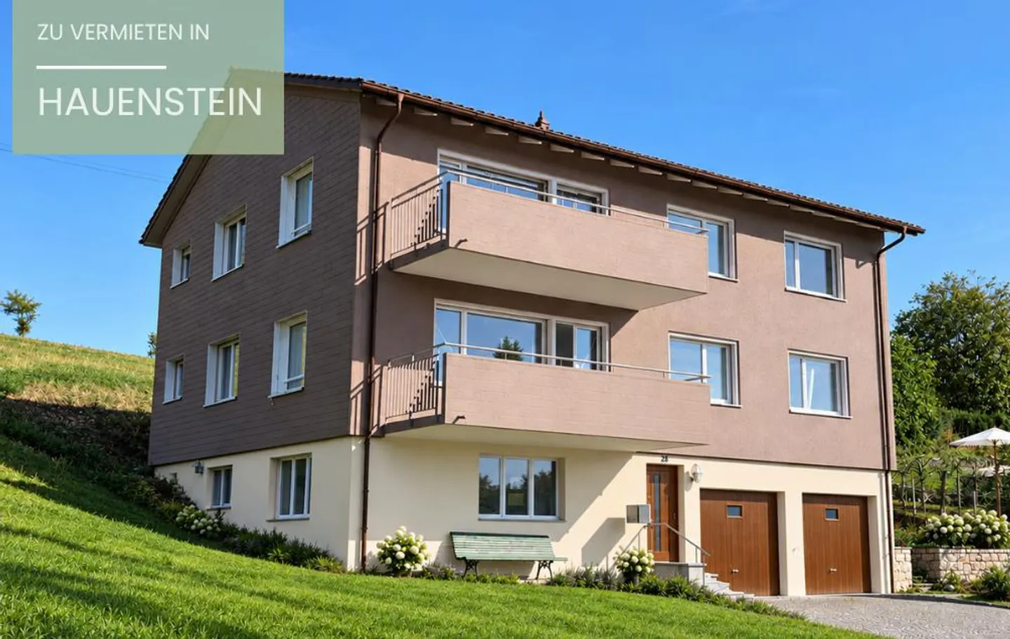Appartamento 5½ locali recentemente ristrutturato con panorama sulle Alpi in una casa bifamiliare - Foto 1 di 3
