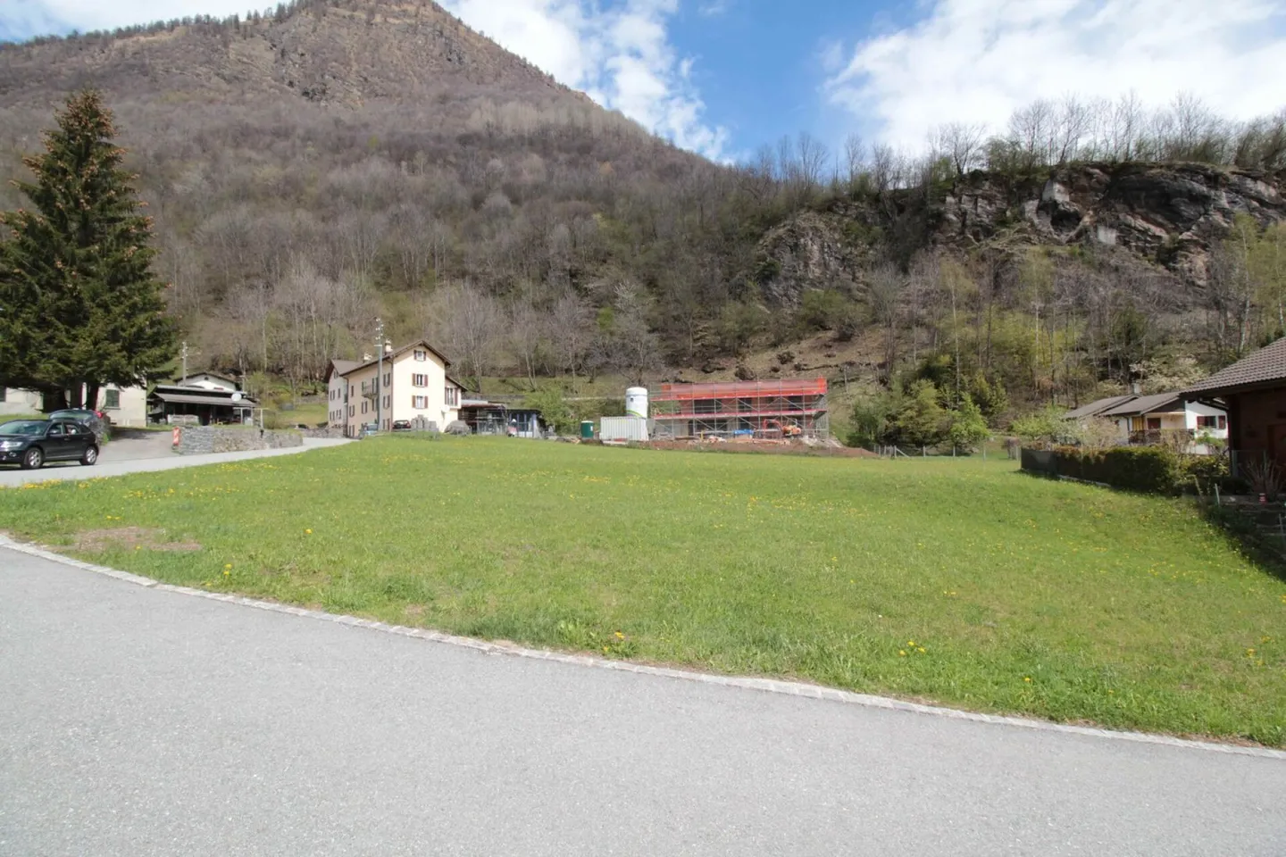 TERRAIN CONSTRUCTIBLE POUR RÉSIDENCES PRINCIPALES : VIVRE DANS LE VERT ET EN CONTACT AVEC LA NATURE - Photo 8 sur 8