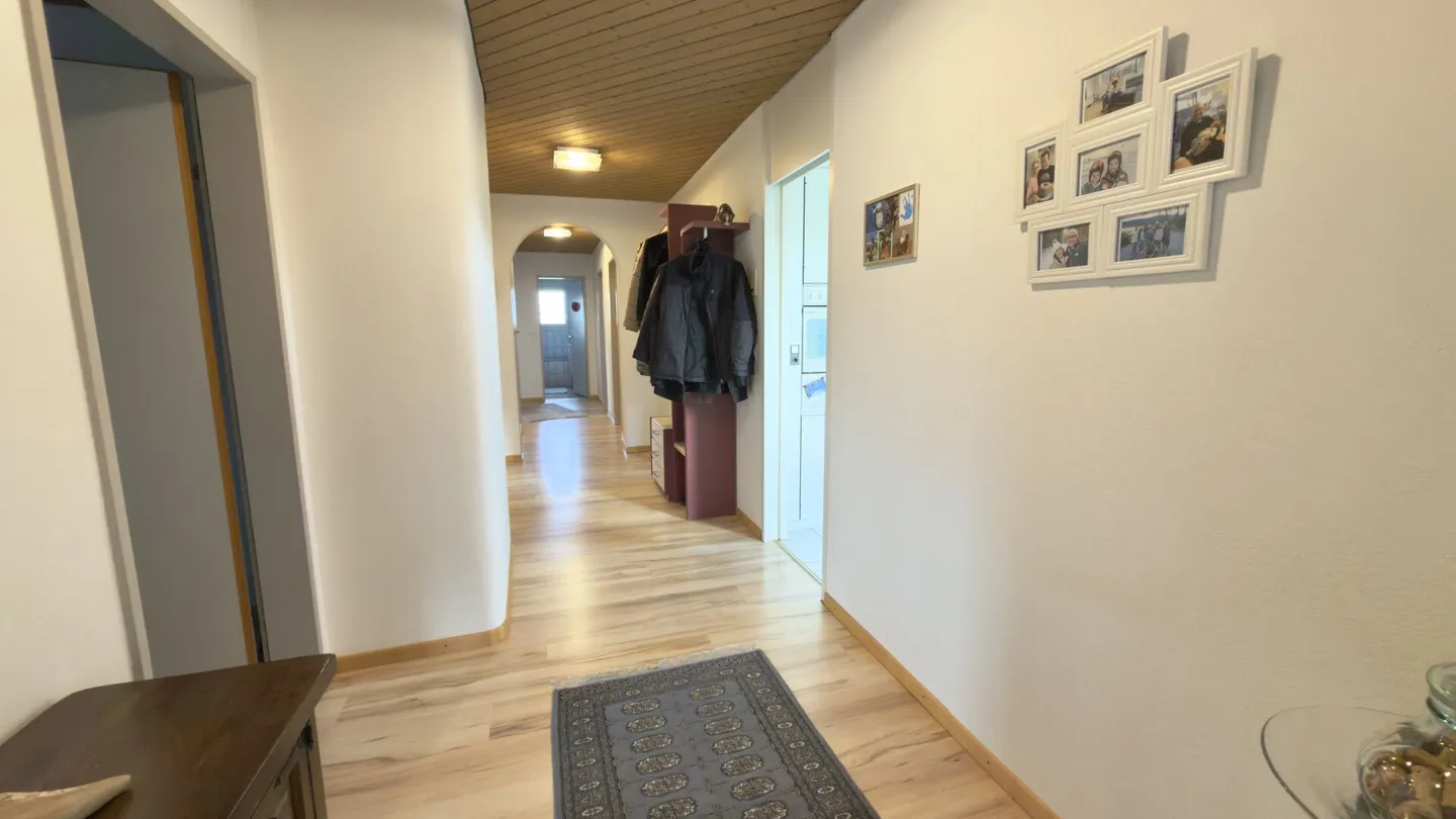 Spacious Penthouse Apartment with Privacy, View & Additional Rooms - Villmergen - Photo 16 of 28