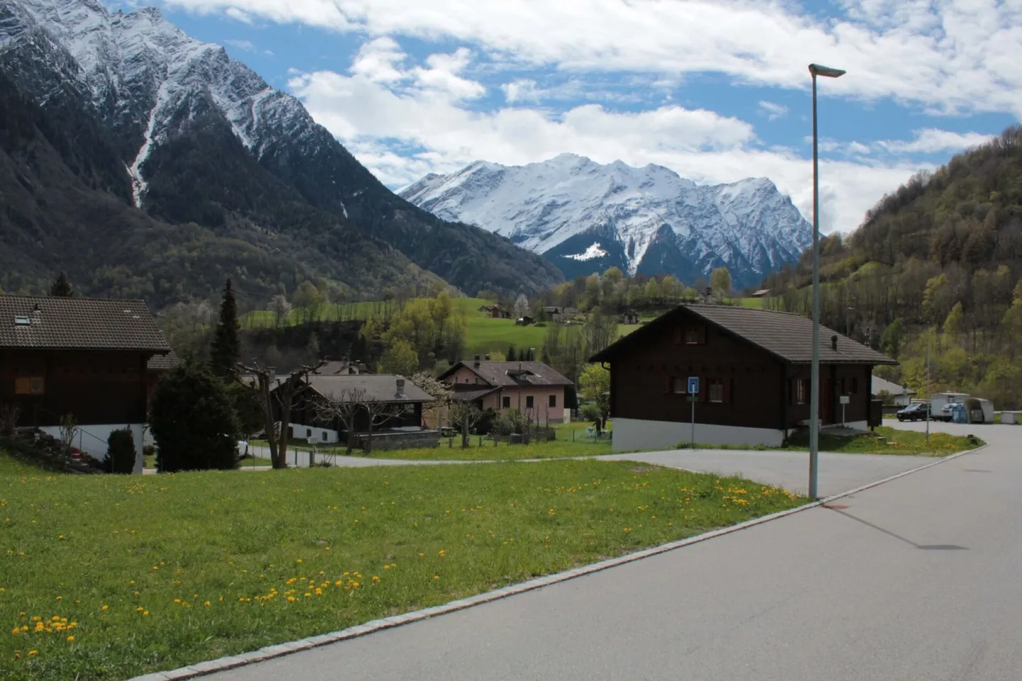 TERRAIN CONSTRUCTIBLE POUR RÉSIDENCES PRINCIPALES : VIVRE DANS LE VERT ET EN CONTACT AVEC LA NATURE - Photo 6 sur 8