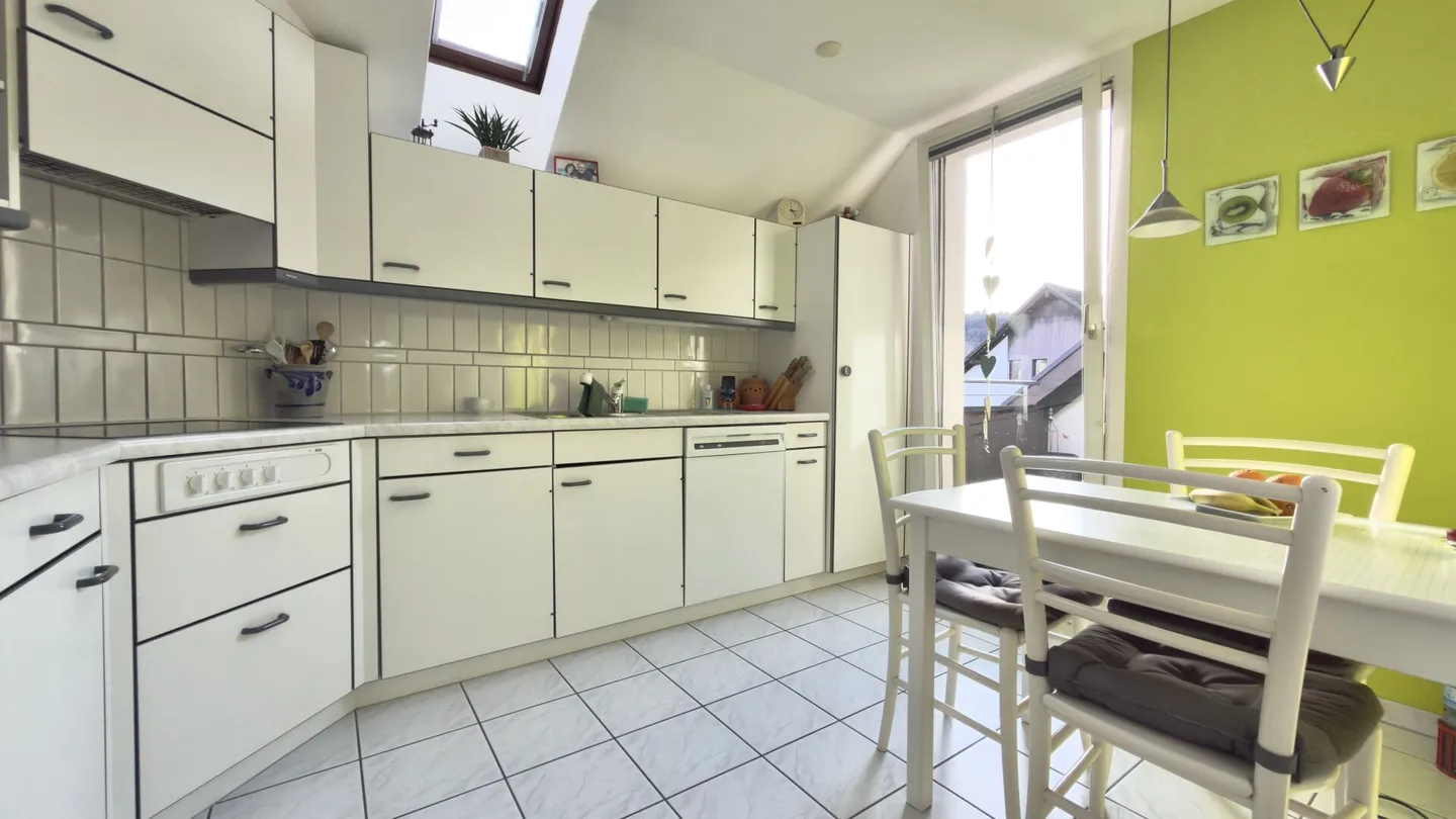 Spacious Penthouse Apartment with Privacy, View & Additional Rooms - Villmergen - Photo 17 of 28