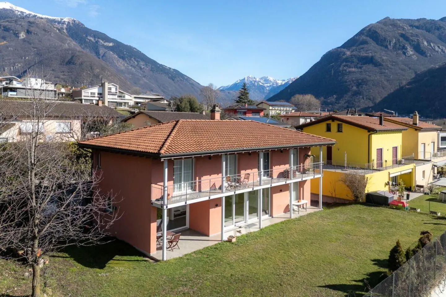 Geräumiges Einfamilienhaus in Galbisio - Foto 2 von 17