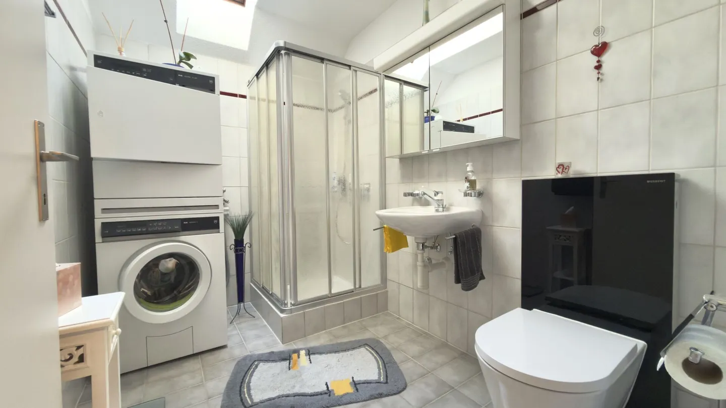 Spacious Penthouse Apartment with Privacy, View & Additional Rooms - Villmergen - Photo 19 of 28