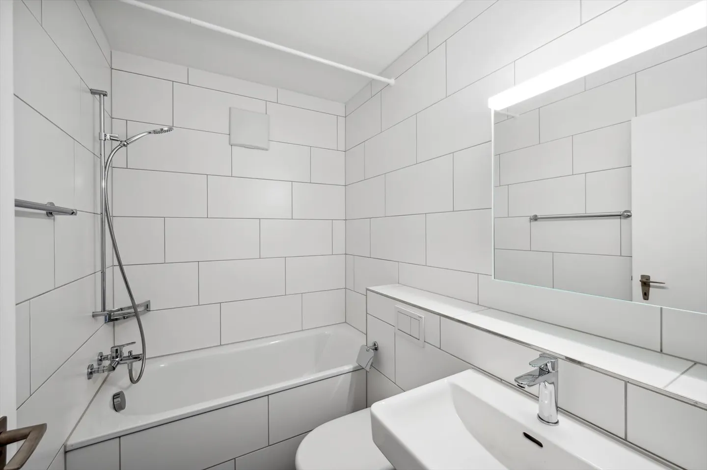 FAMILIENFREUNDLICHE 4-ZIMMERWOHNUNG IM HIRZBRUNNENQUARTIER - Foto 2 von 5