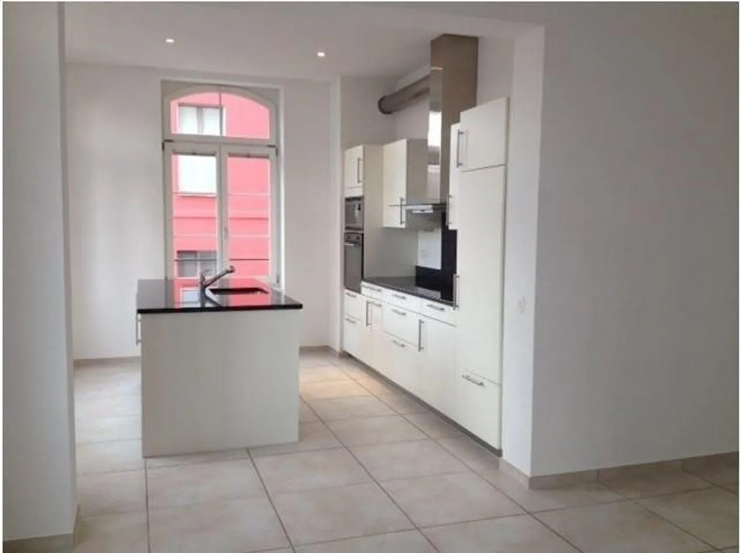 Beautiful 4.5 room apartment for rent - Photo 2 of 8