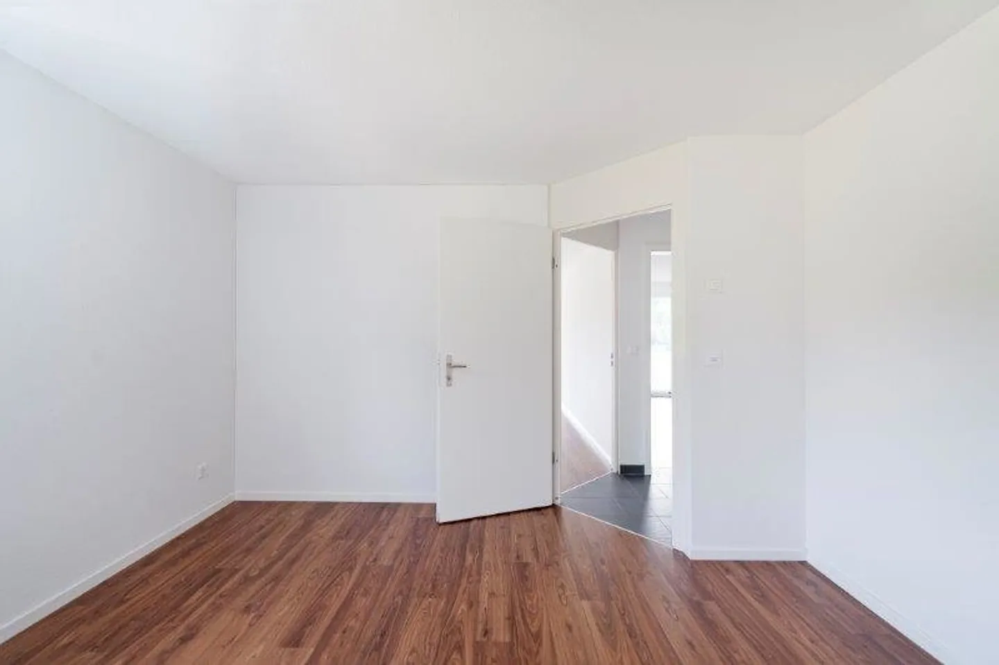 Bright 3.5-Room Apartment - Photo 4 of 11