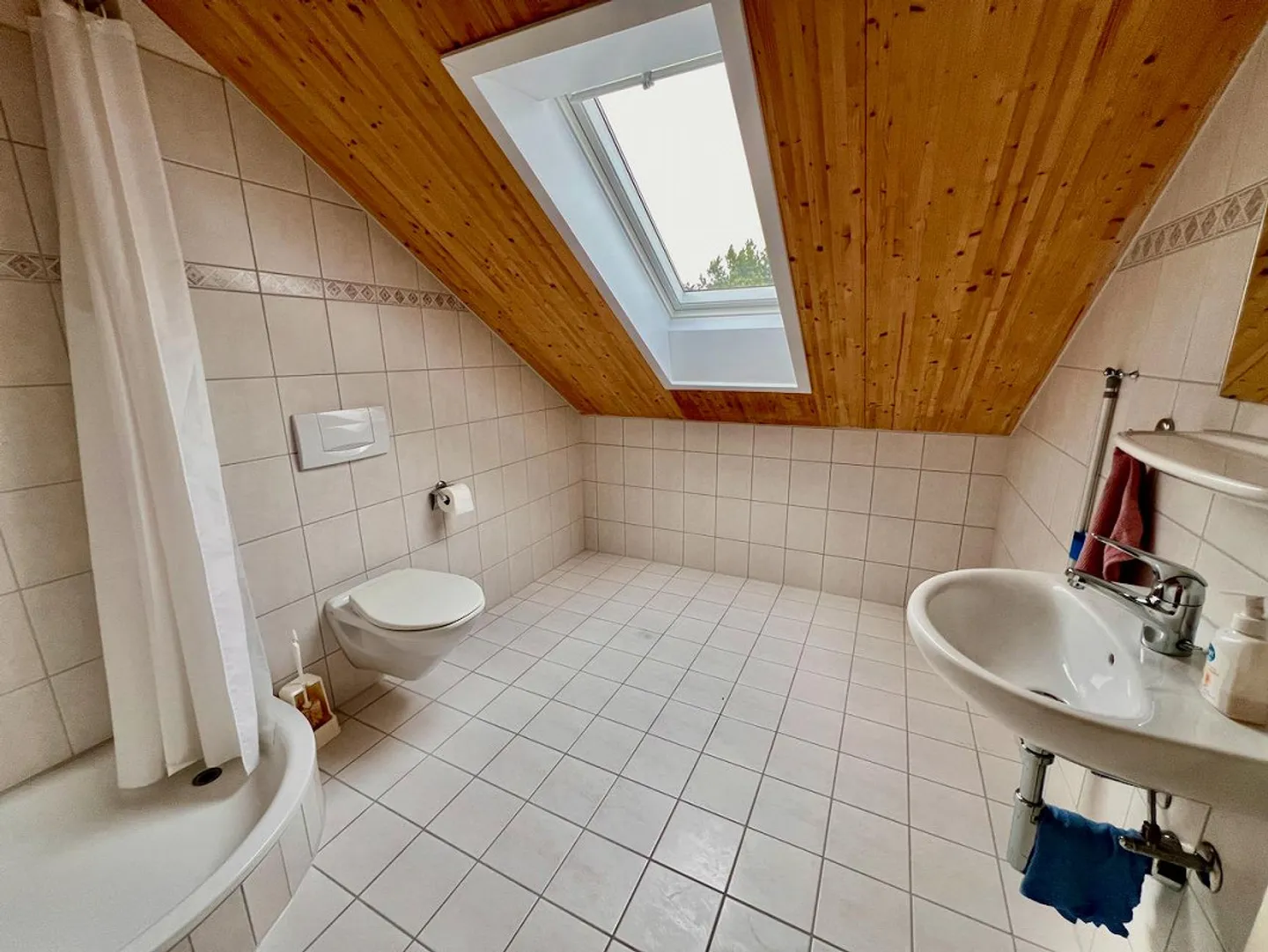 Wohnen am Stadtrand von Winterthur im grosszügigen Reiheneckhaus - Foto 10 von 12