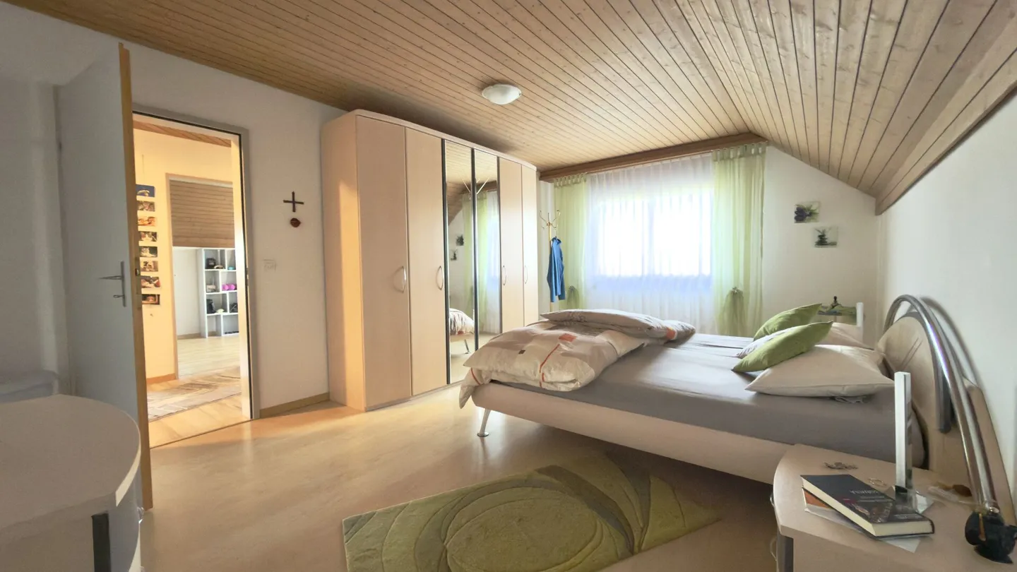 Spacious Penthouse Apartment with Privacy, View & Additional Rooms - Villmergen - Photo 23 of 28