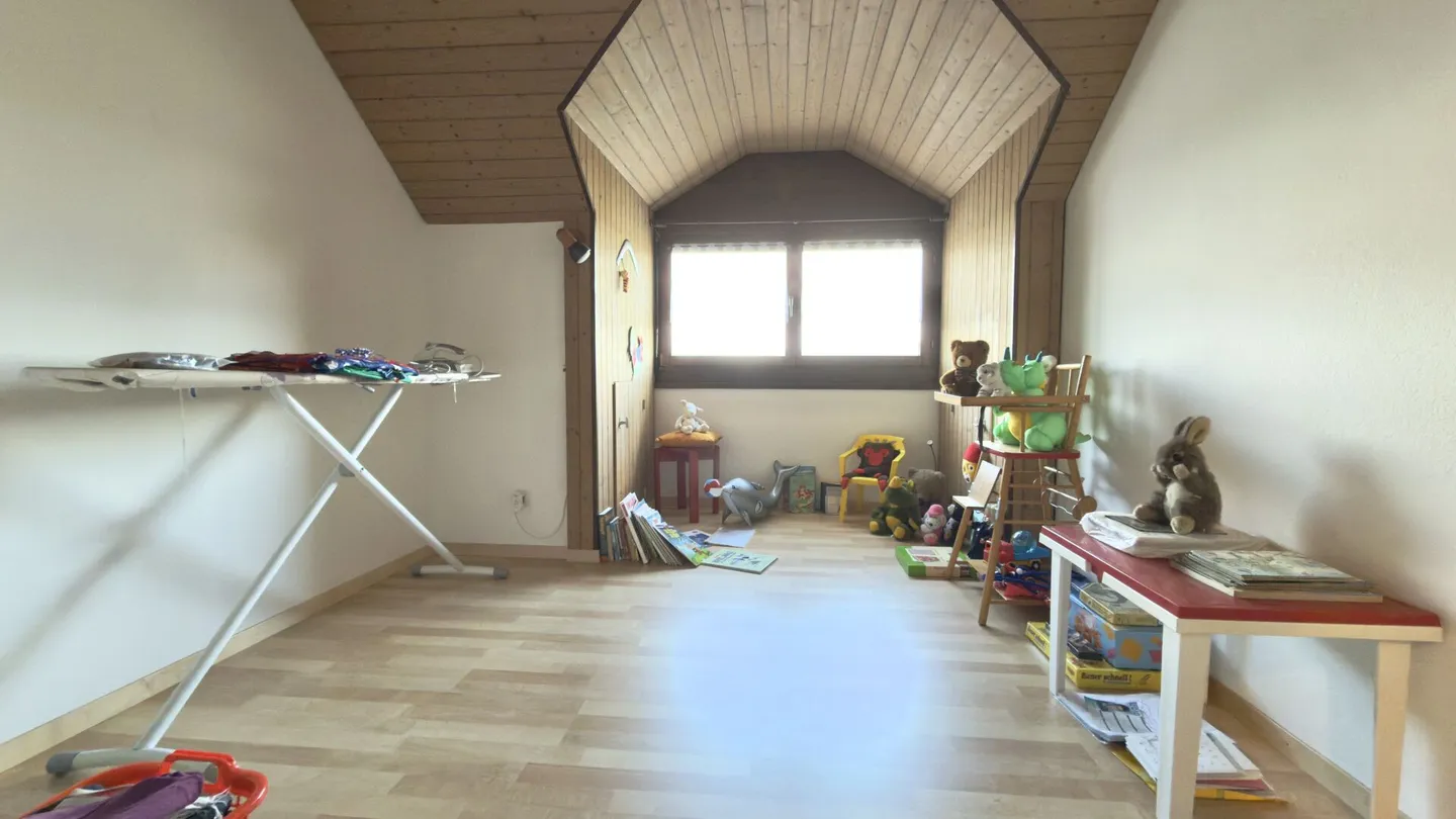 Spacious Penthouse Apartment with Privacy, View & Additional Rooms - Villmergen - Photo 24 of 28