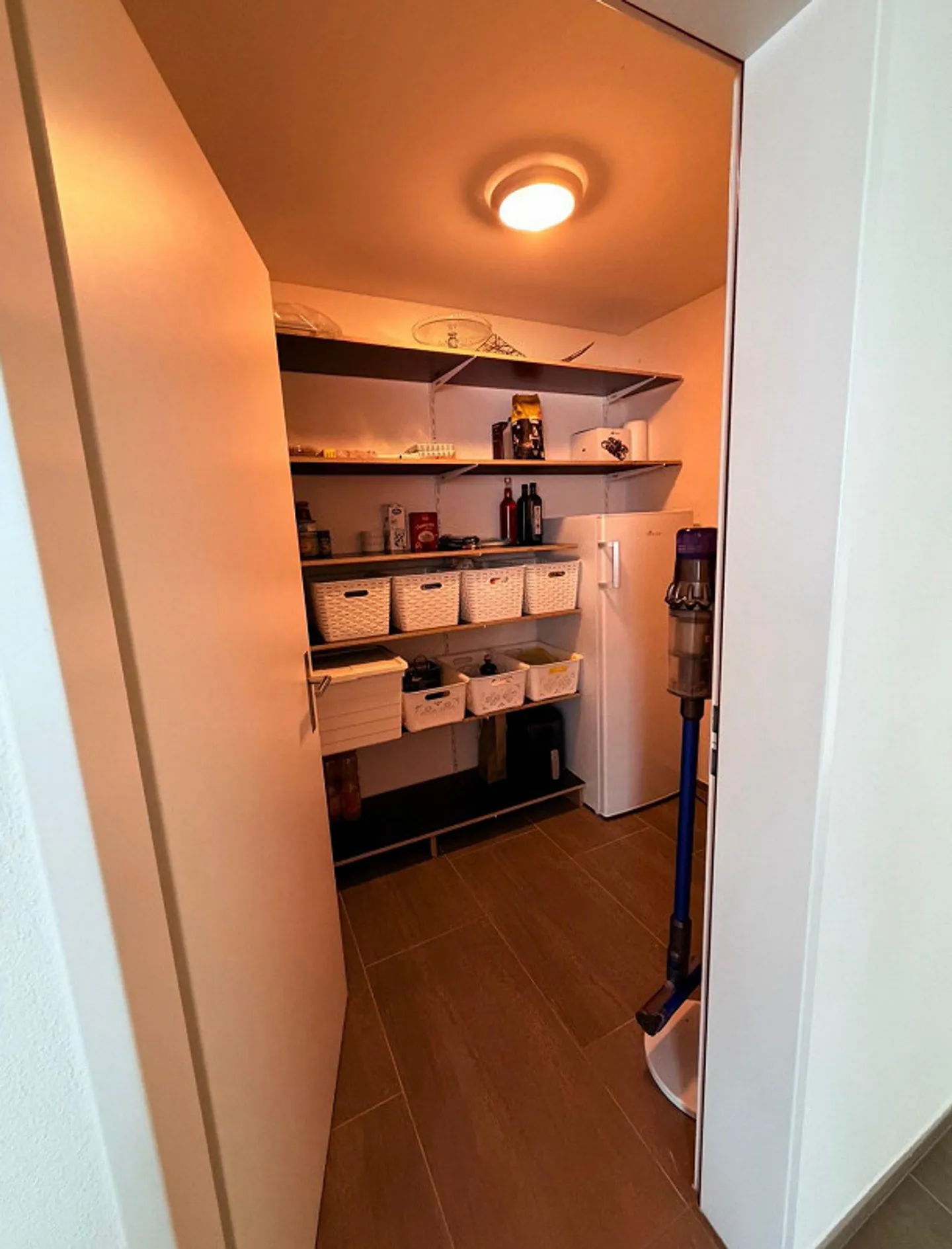 Appartement moderne et lumineux de 4,5 pièces avec grande terrasse et jardin. - Photo 12 sur 12