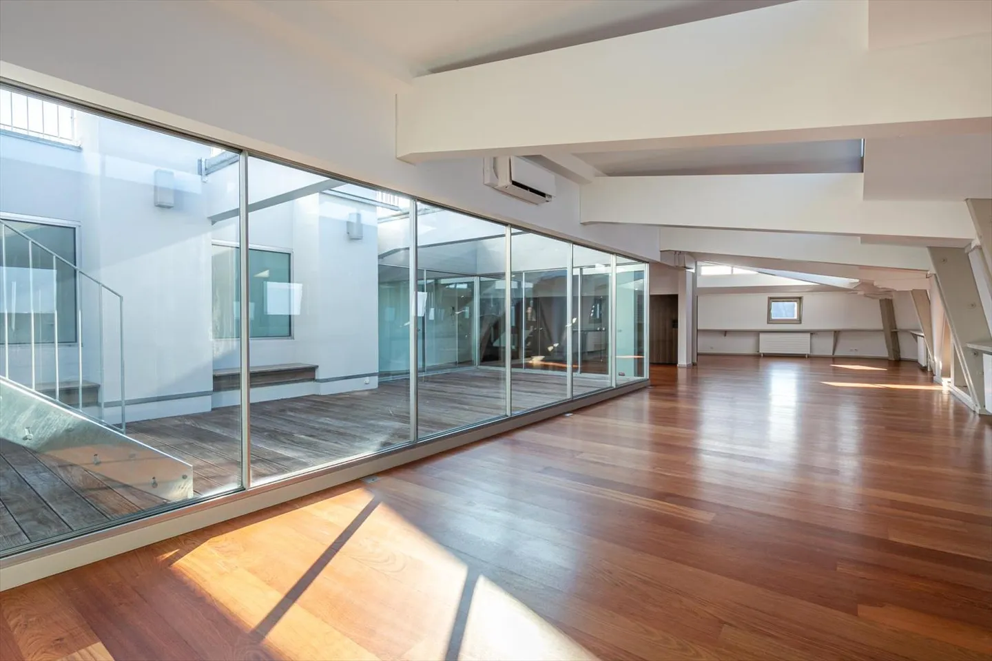 Loft 4.5 pièces - Photo 2 sur 12