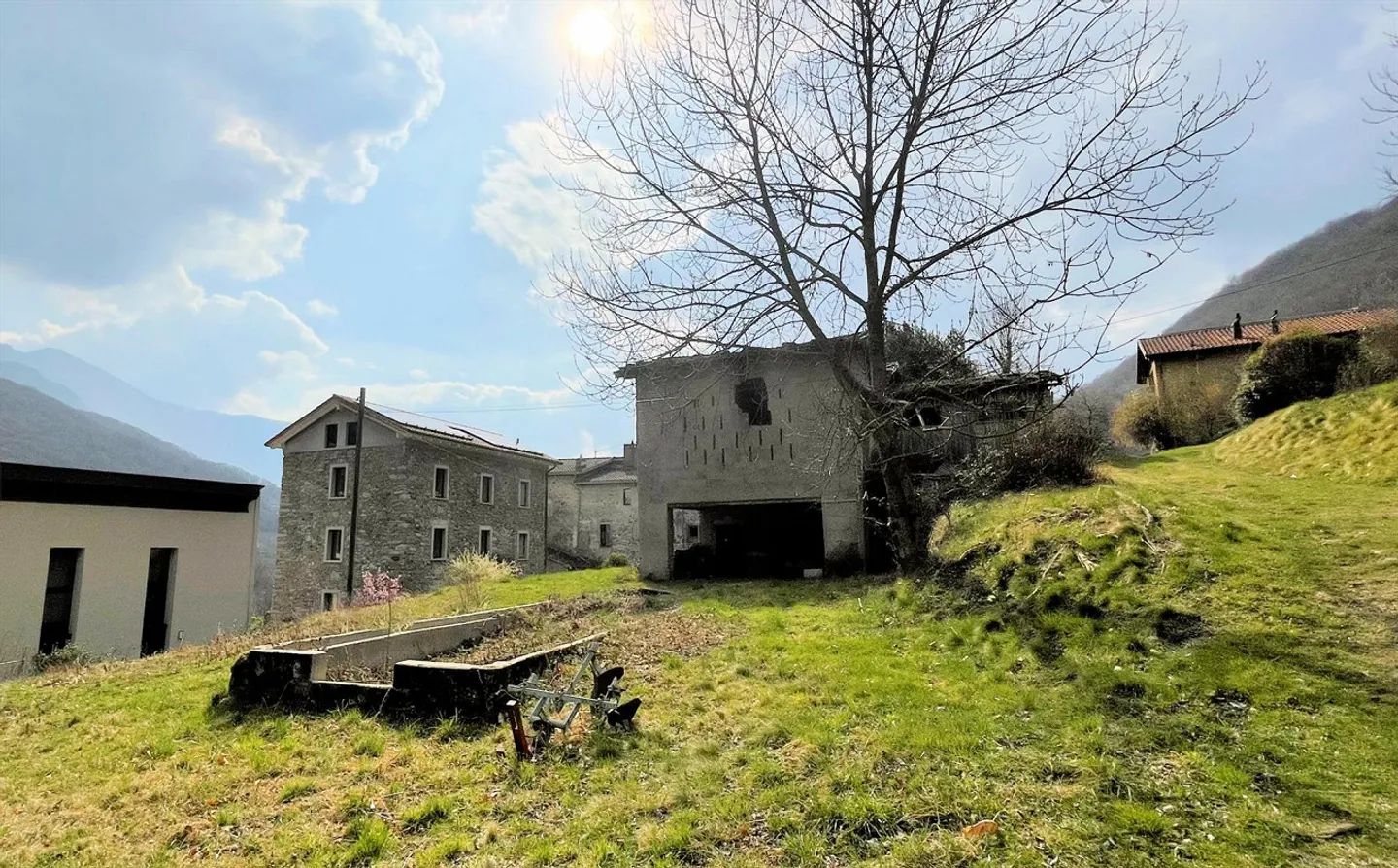 Terreno edificabile di 1300 mq immerso nella natura - Foto 2 di 11