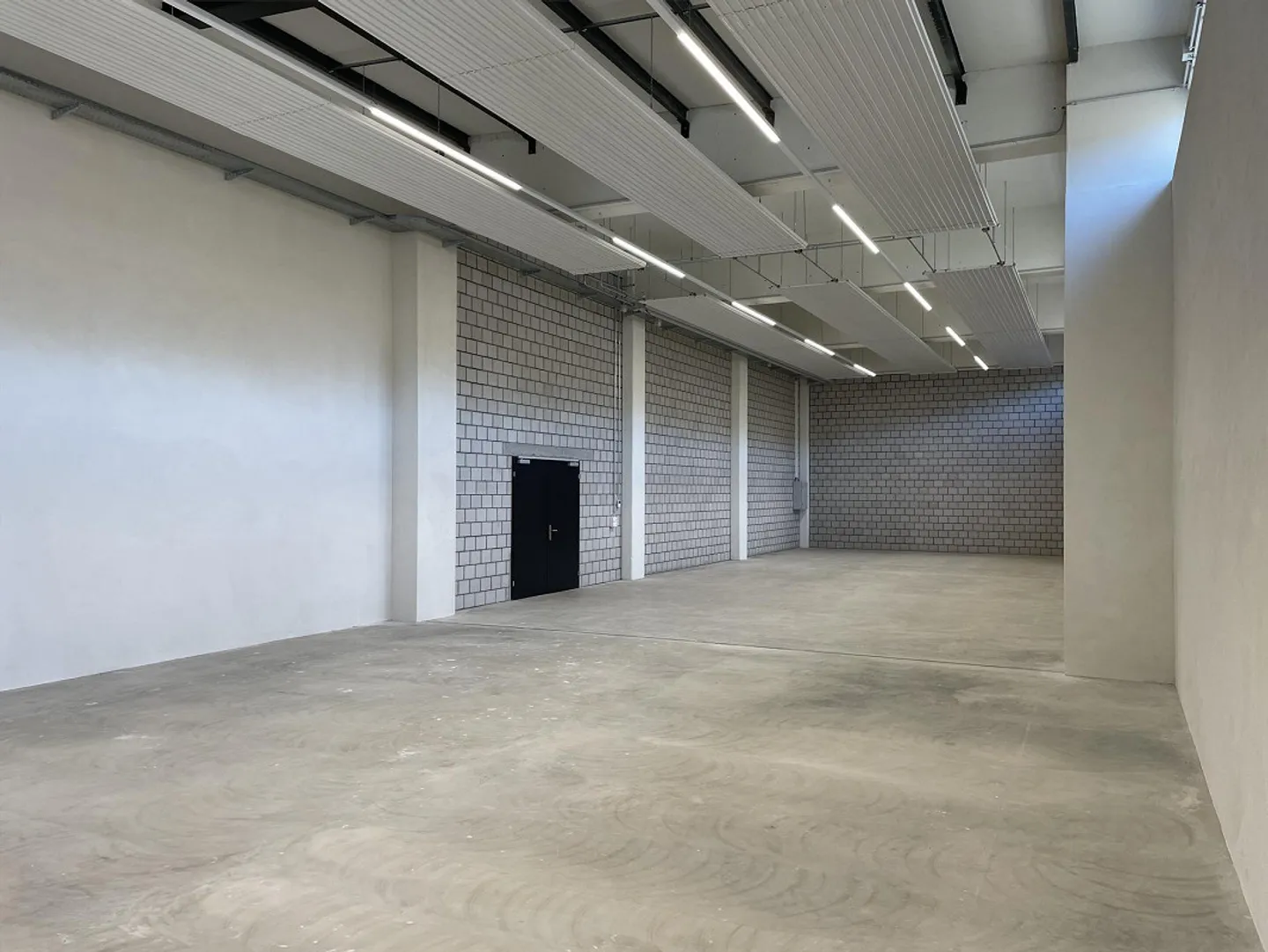 Espace commercial central avec monte-charge - Photo 1 sur 6