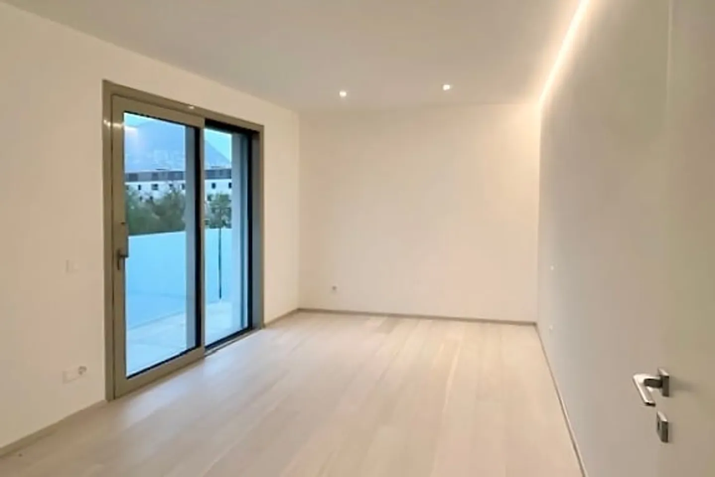 DIRECTEMENT DU CONSTRUCTEUR - Nouvel appartement de 2,5 pièces à louer - Photo 3 sur 15