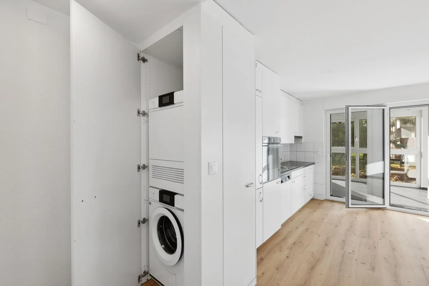 Appartamenti completamente ristrutturati con giardino d'inverno e balcone - Foto 5 di 12