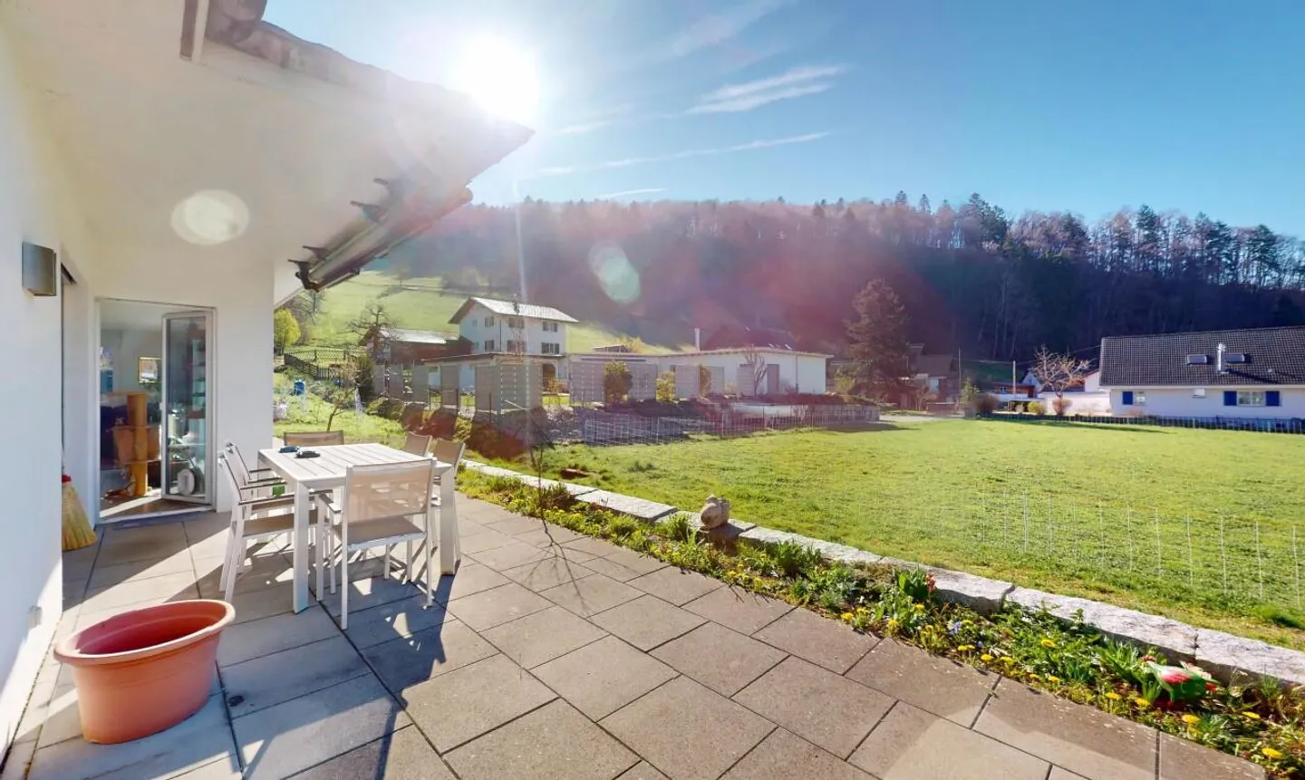 Age-appropriate bungalow in idyllic location - Photo 3 of 13