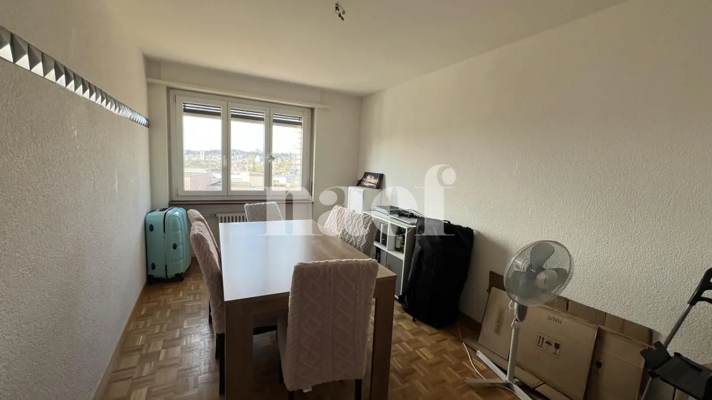 Gemütliche 4-Zimmer-Wohnung im dritten Stock in Fribourg! - Foto 5 von 8