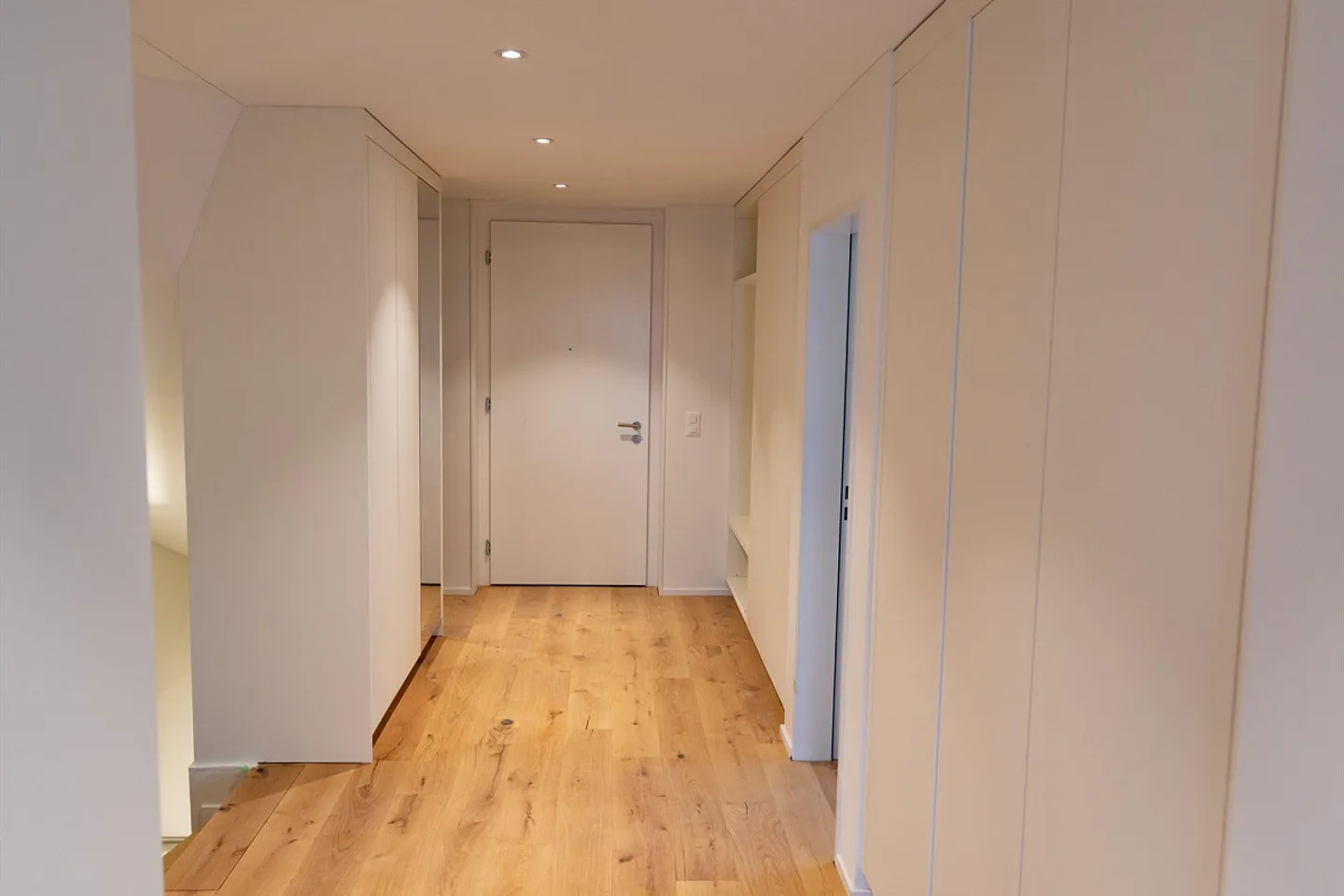 Maison de terrasse en duplex exclusive de 4,5 pièces avec vue de rêve - Photo 4 sur 10
