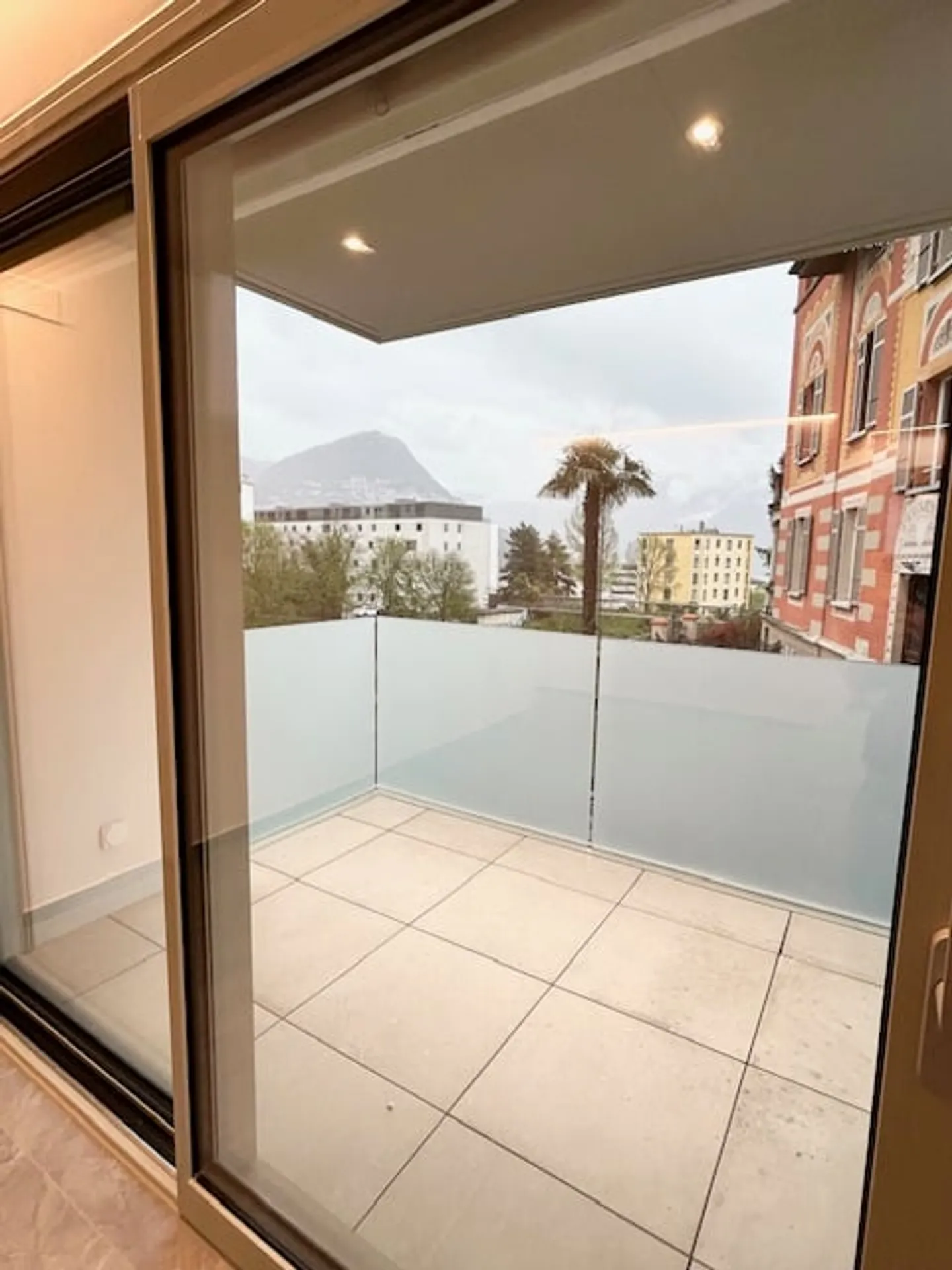 DIRECTEMENT DU CONSTRUCTEUR - Nouvel appartement de 2,5 pièces à louer - Photo 12 sur 15