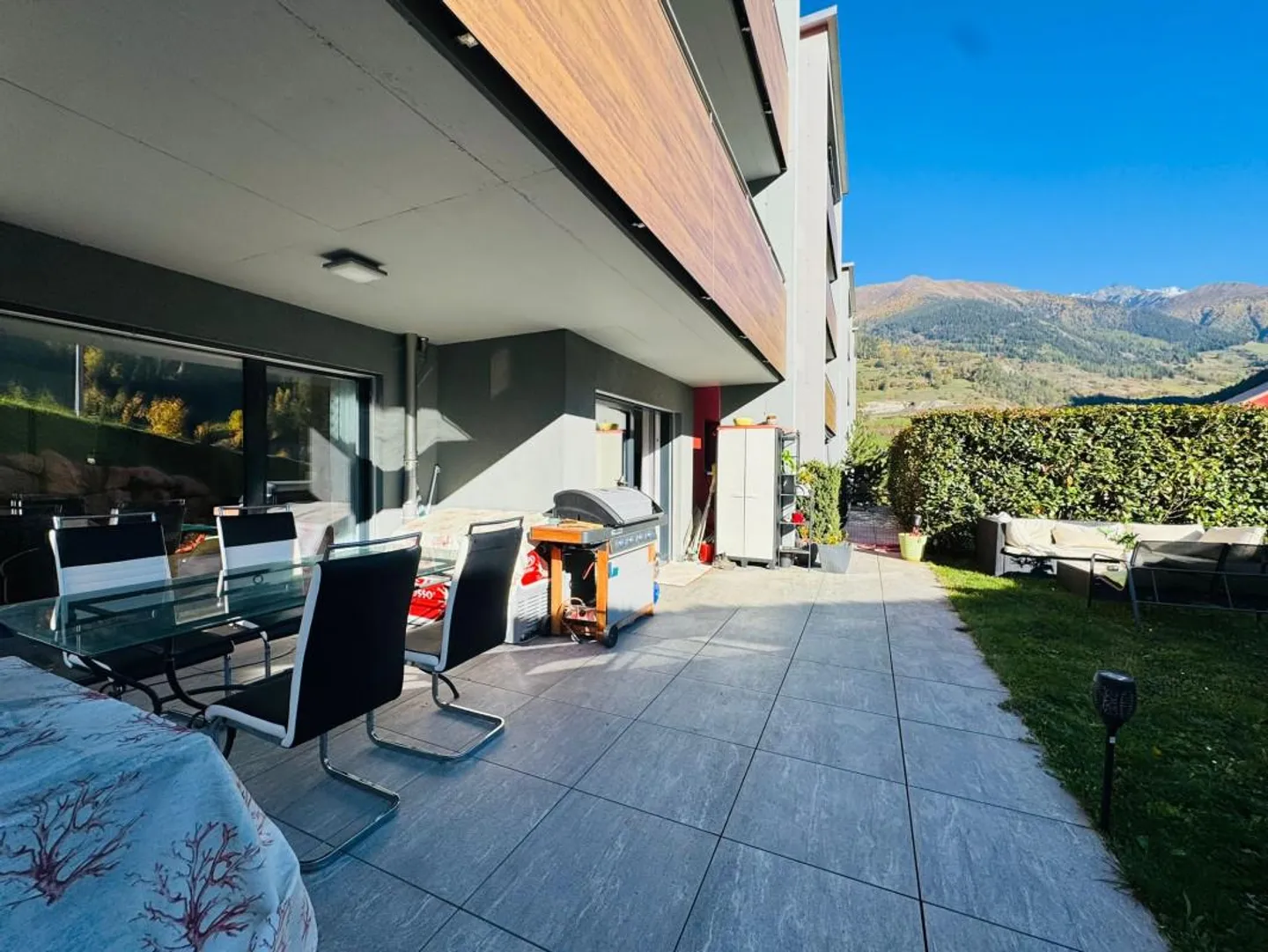 Stunning 4.5-room apartment in Orsières - ideal for a family - Photo 1 of 10