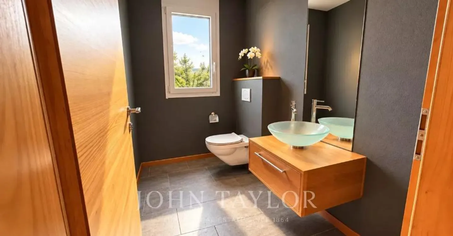 Individual villa in a quiet location with panoramic lake view - Photo 12 of 12