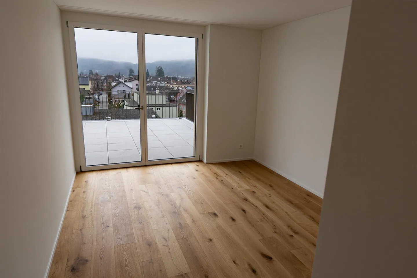 Maison de terrasse en duplex exclusive de 4,5 pièces avec vue de rêve - Photo 9 sur 10