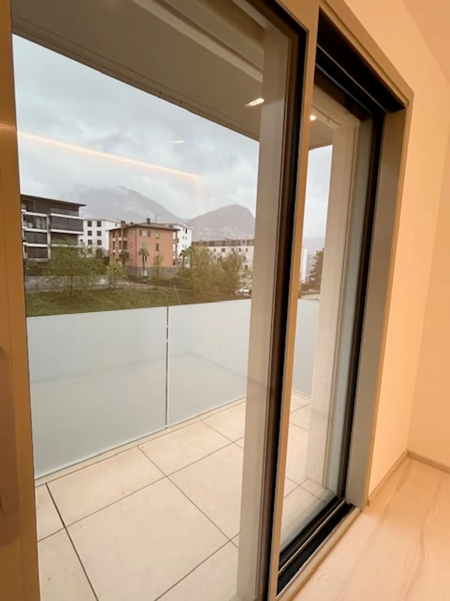 DIRECTEMENT DU CONSTRUCTEUR - Nouvel appartement de 2,5 pièces à louer - Photo 13 sur 15