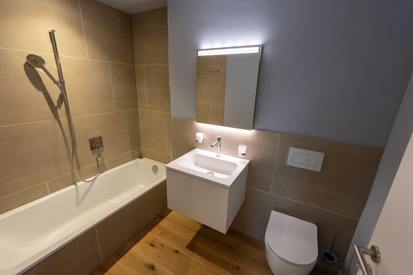 Maison de terrasse en duplex exclusive de 4,5 pièces avec vue de rêve - Photo 8 sur 10