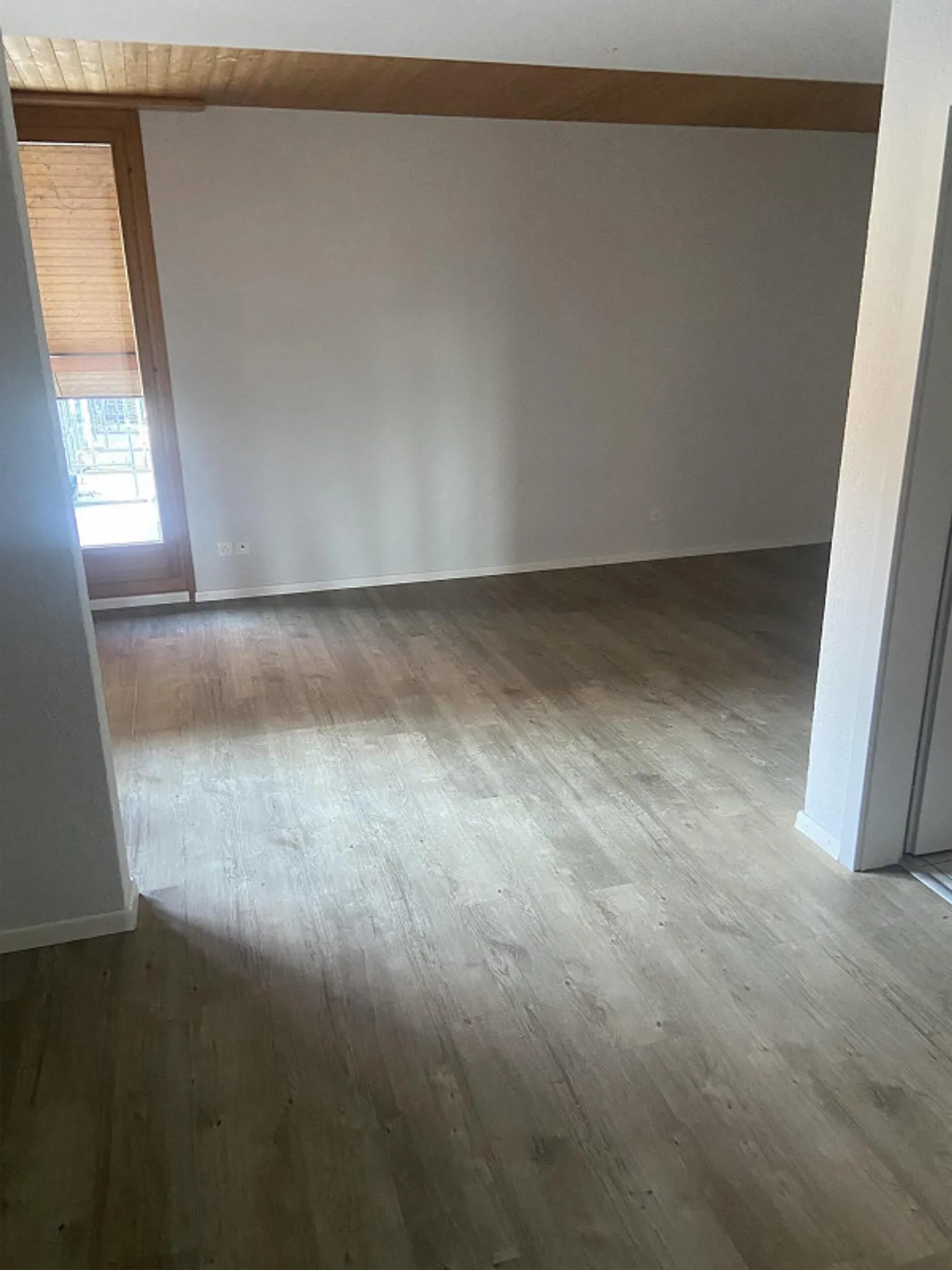 Grosszügige 5 1/2-Zimmer-Wohnung 142m2, mit grosser Terrasse - Foto 7 von 16