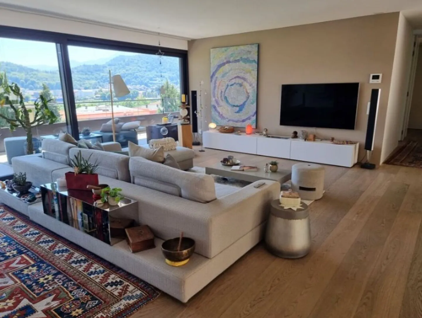 Charming Penthouse Apartment 4.5 Rooms, Panoramic Terraces, Comfort and Style - Photo 8 of 12