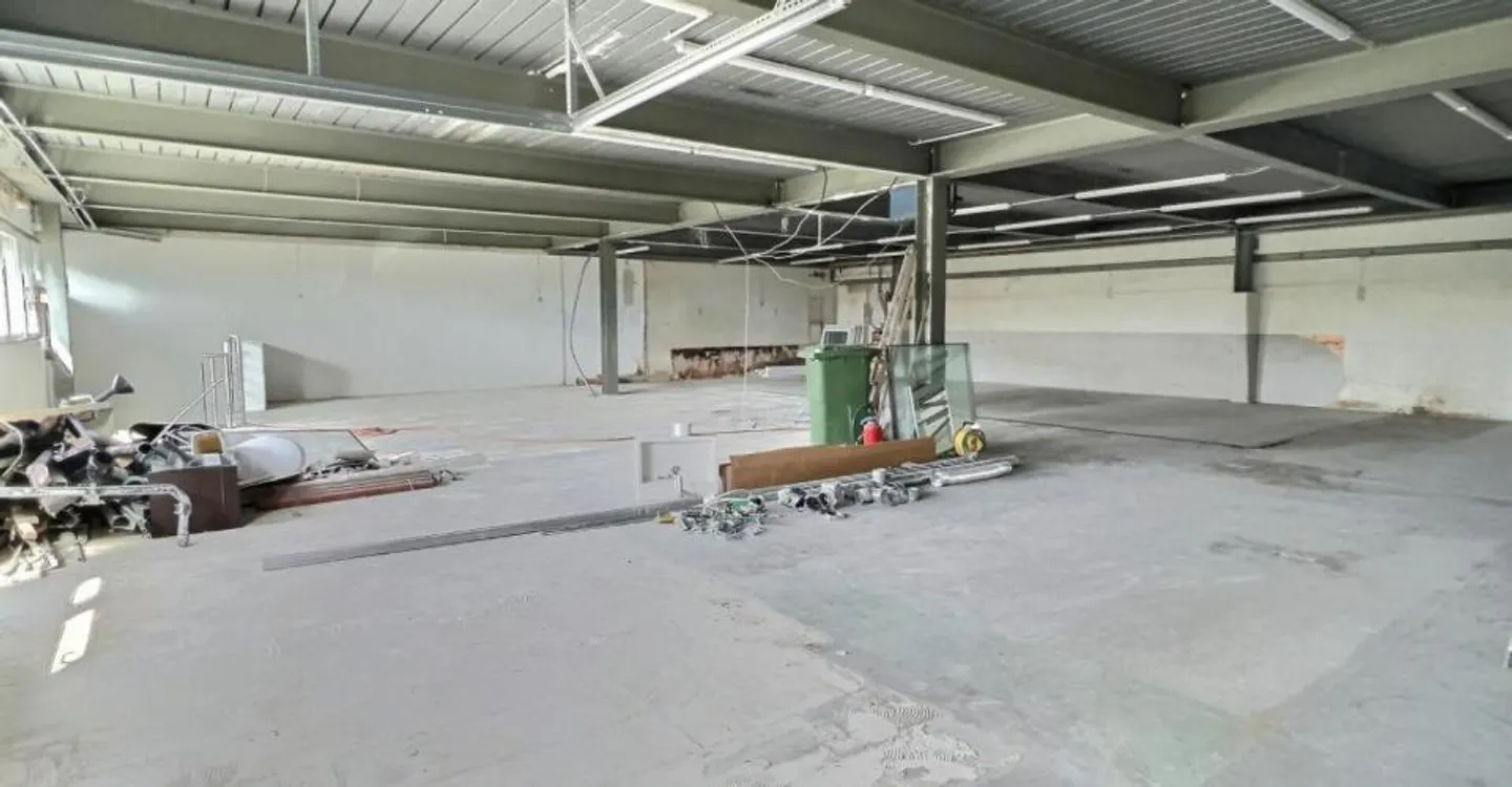 Espace Commercial Spacieux à Brent - Photo 4 sur 4