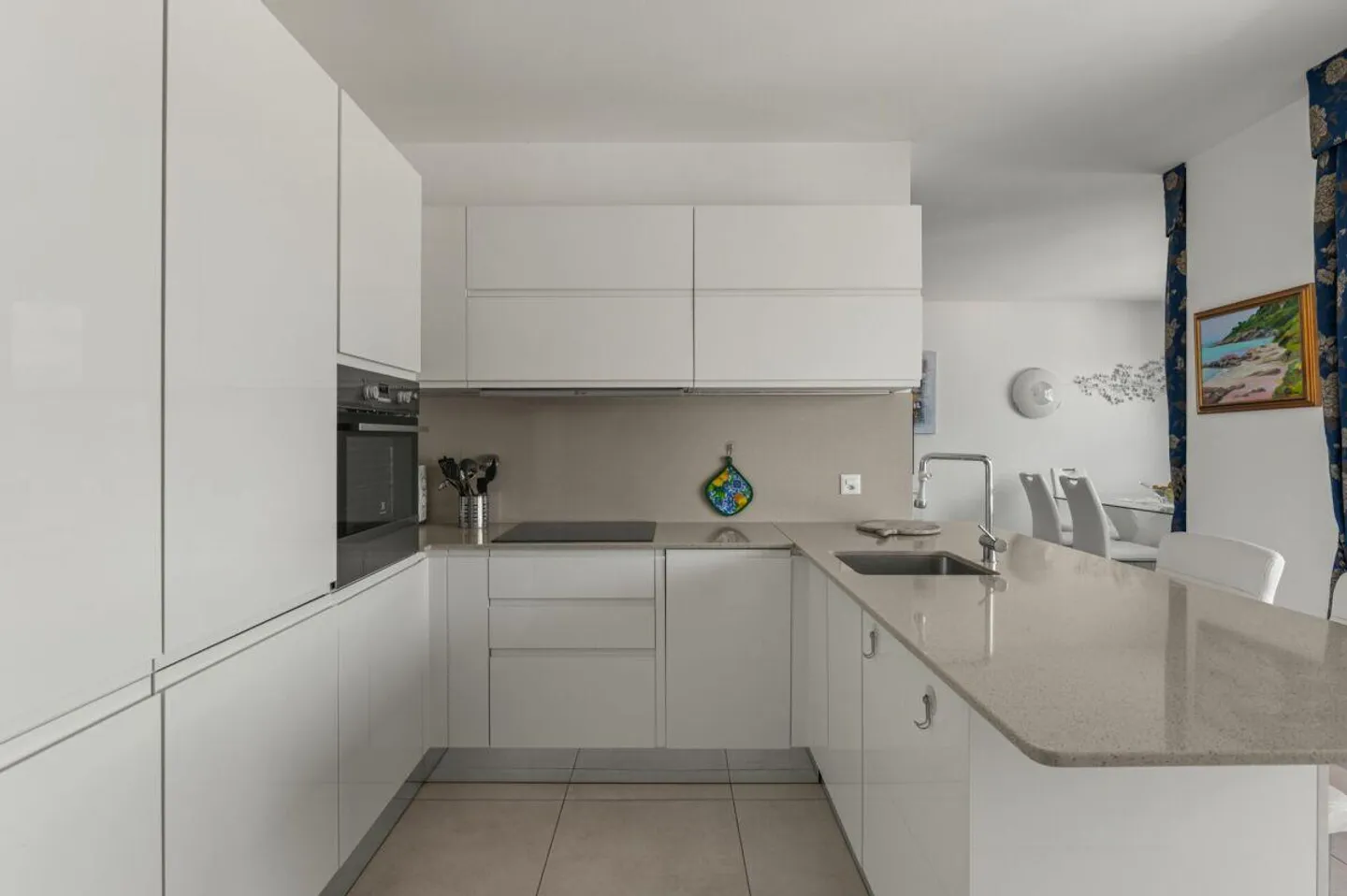 Panorama incantevole e comfort: appartamento di 4,5 stanze a Paradiso - Foto 9 di 17