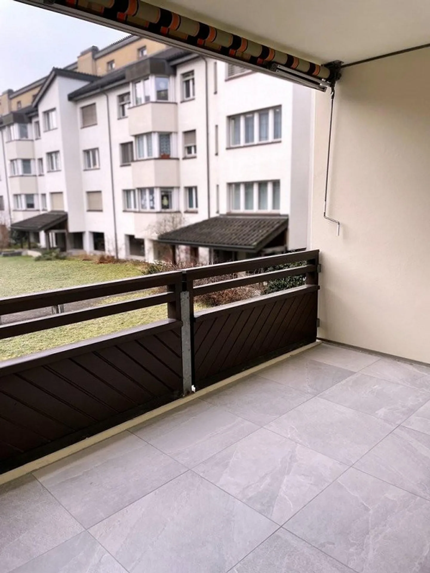 Appartement 2.5 pièces fraîchement rénové - Photo 10 sur 11