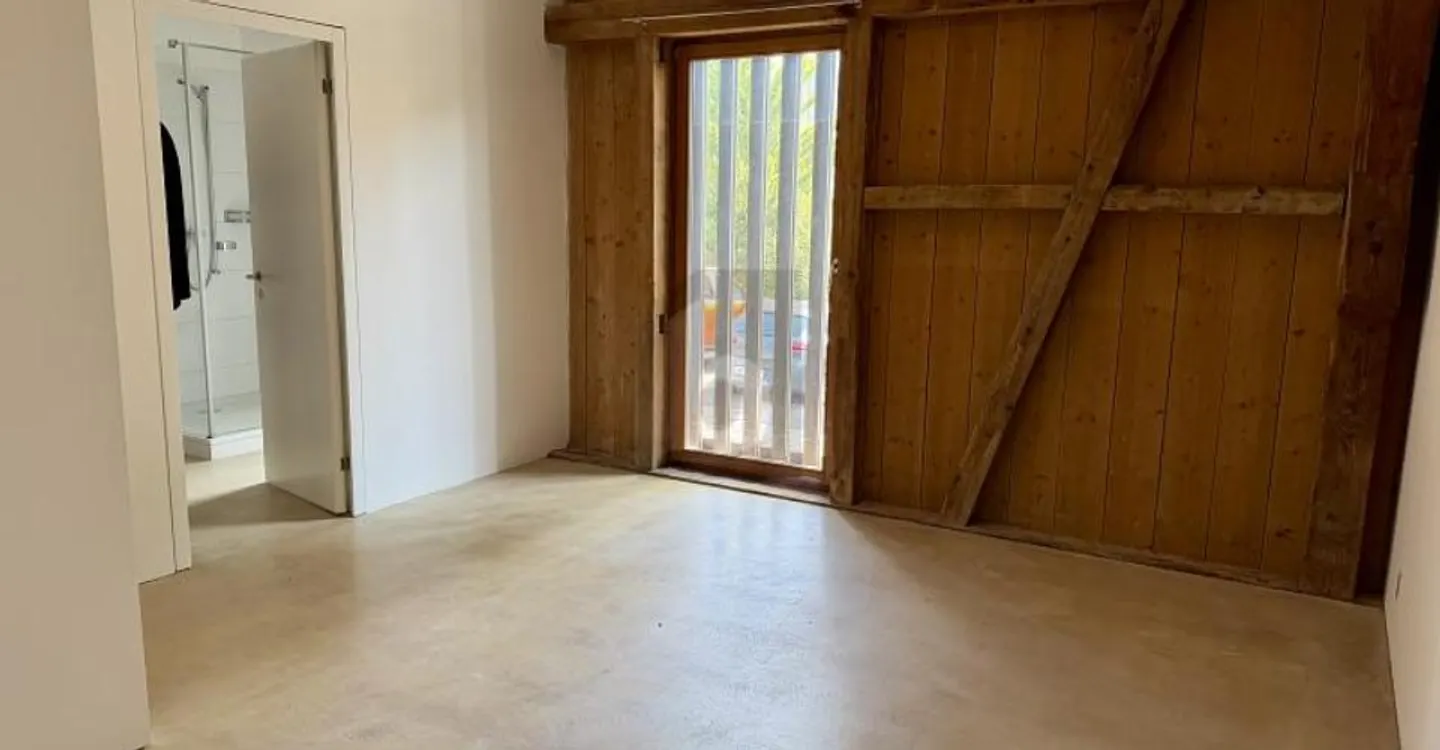 Converted Barn with Spacious Loft - Photo 4 of 6