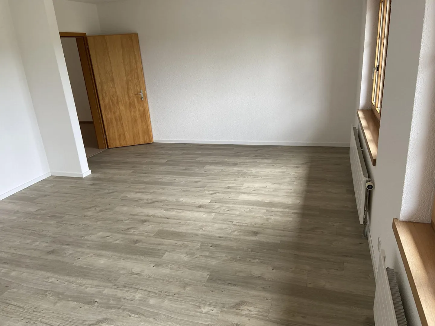 Grosszügige 5 1/2-Zimmer-Wohnung 142m2, mit grosser Terrasse - Foto 10 von 16