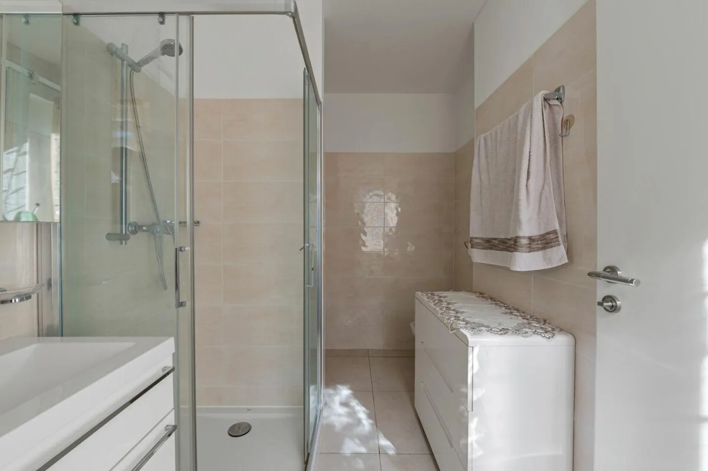 Panorama incantevole e comfort: appartamento di 4,5 stanze a Paradiso - Foto 13 di 17