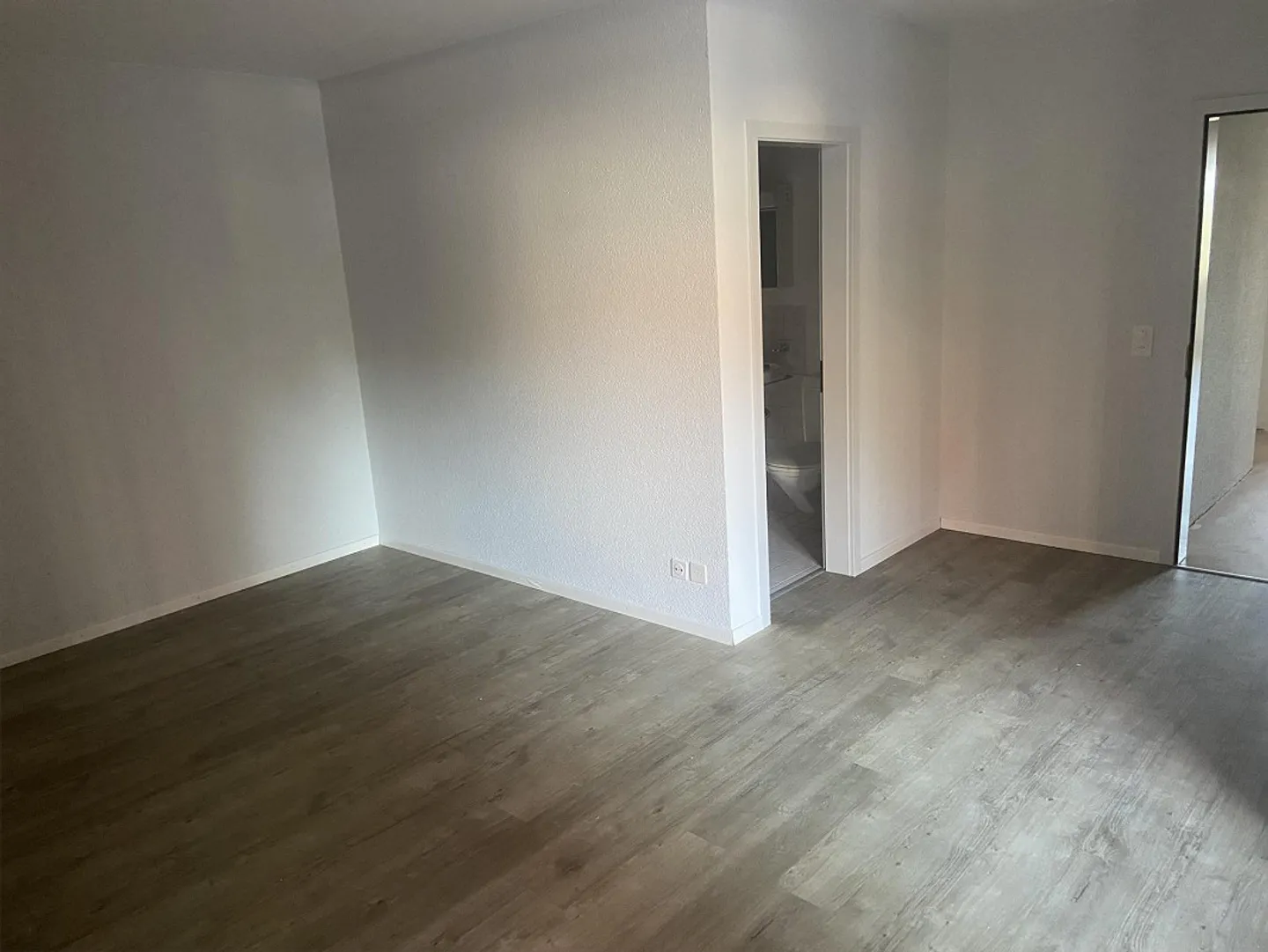 Grosszügige 5 1/2-Zimmer-Wohnung 142m2, mit grosser Terrasse - Foto 11 von 16
