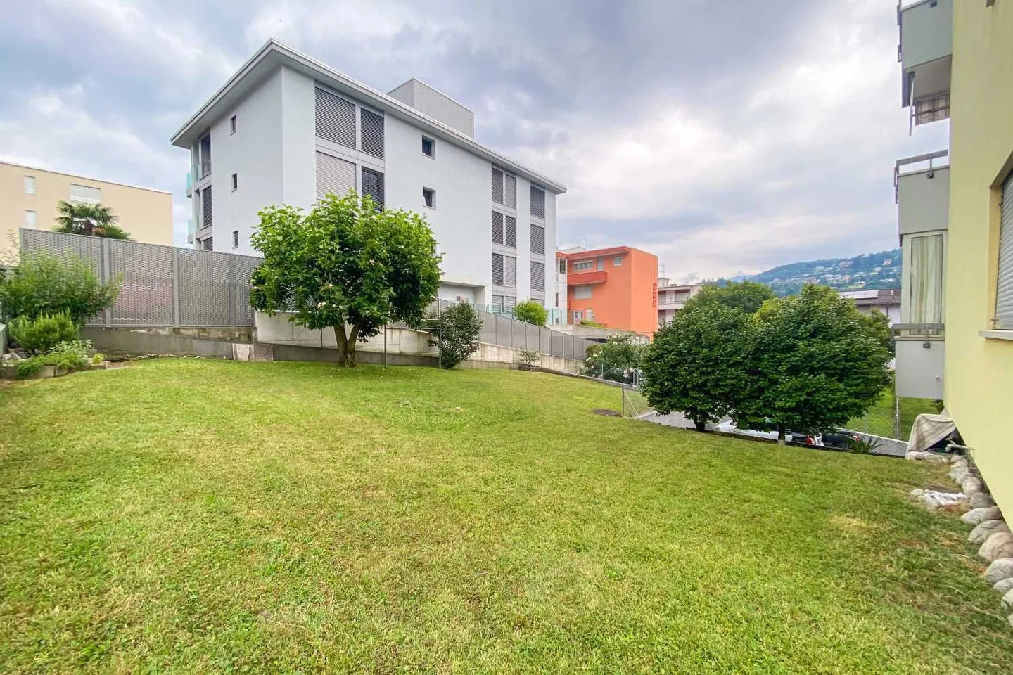 Appartamento ristrutturato di 4,5 locali in zona residenziale - Foto 9 di 18