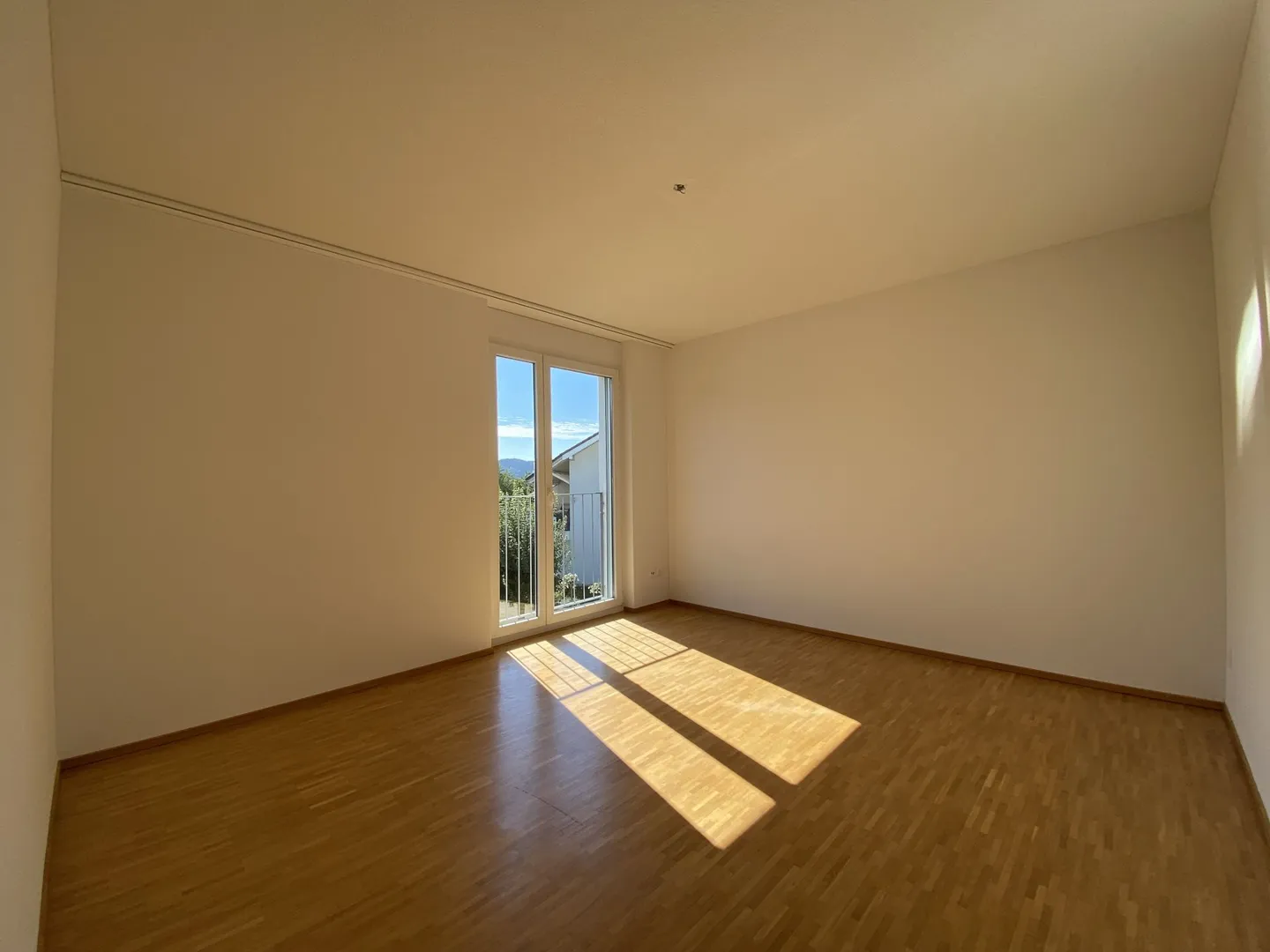 Spacious 5.5-room apartment in a central location - Photo 4 of 11