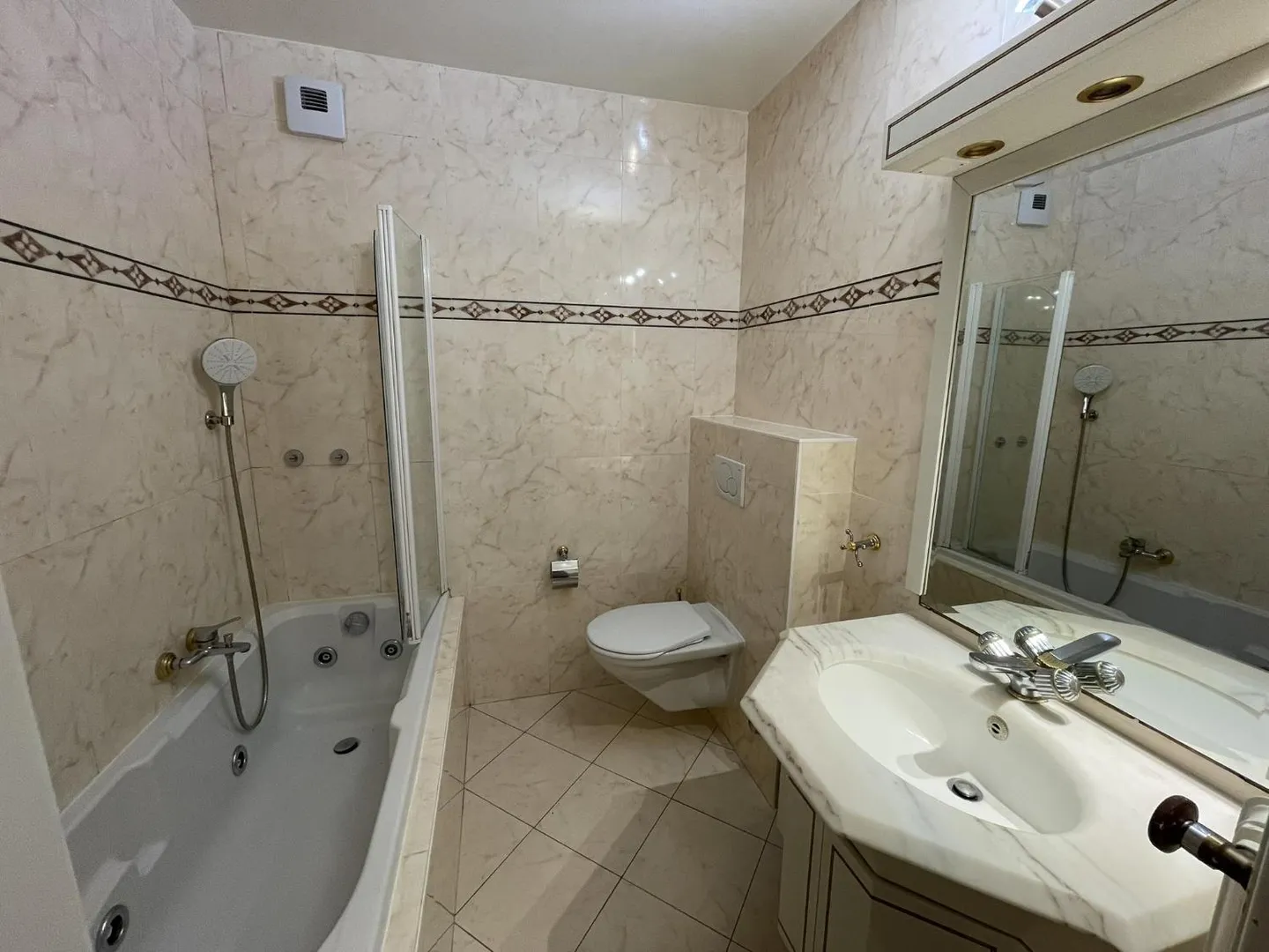 Bellissimo appartamento ammobiliato di 4.5 locali a Champel, tranquillo - Foto 13 di 13