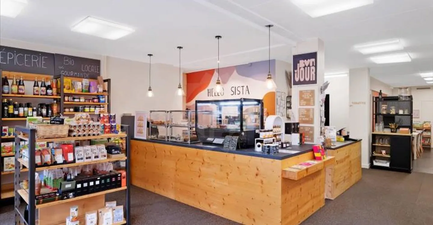 Shop for rent - Photo 9 of 11