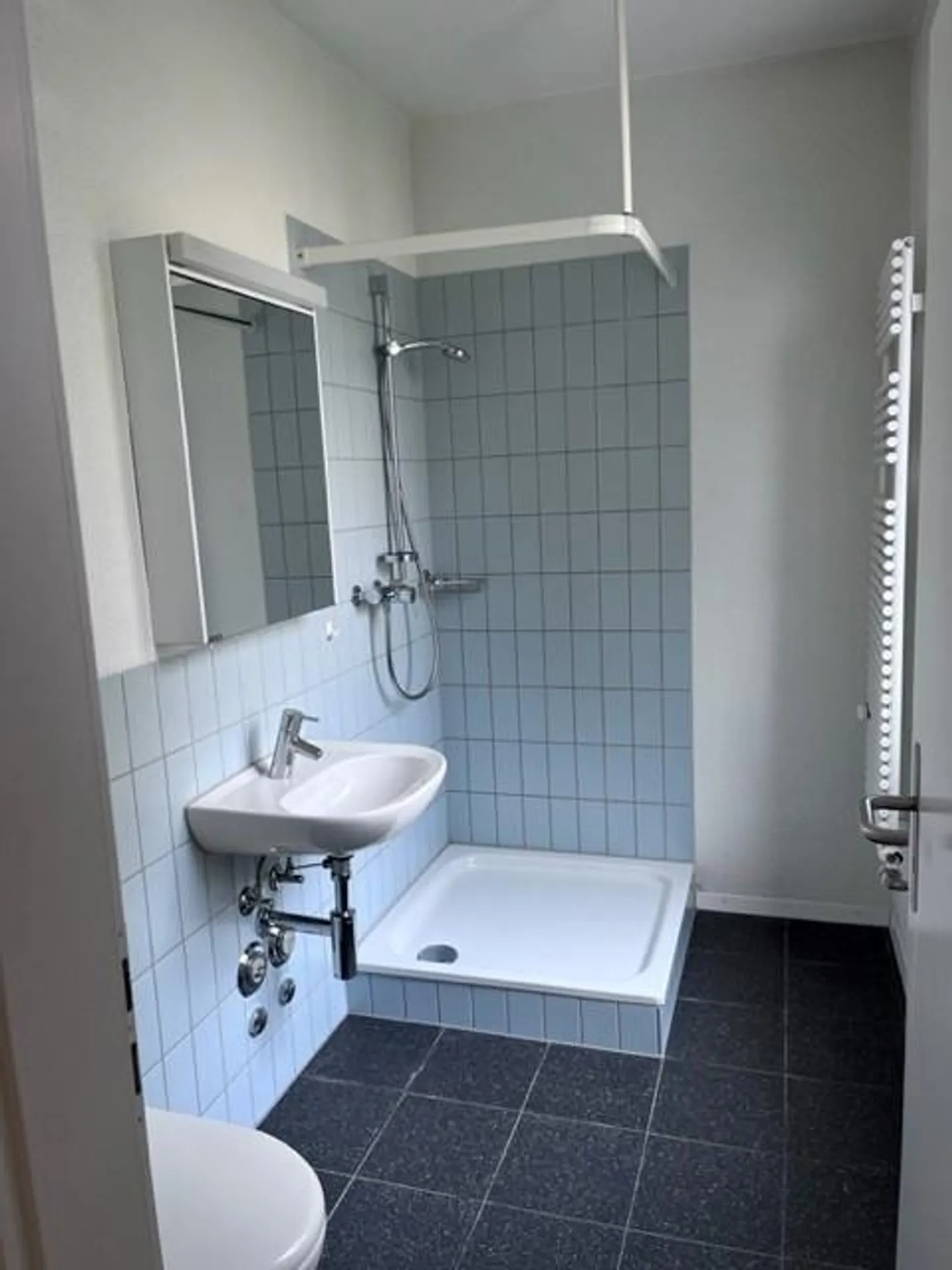 Loyer net offert - appartement moderne dans un emplacement central à Bienne - Photo 8 sur 11