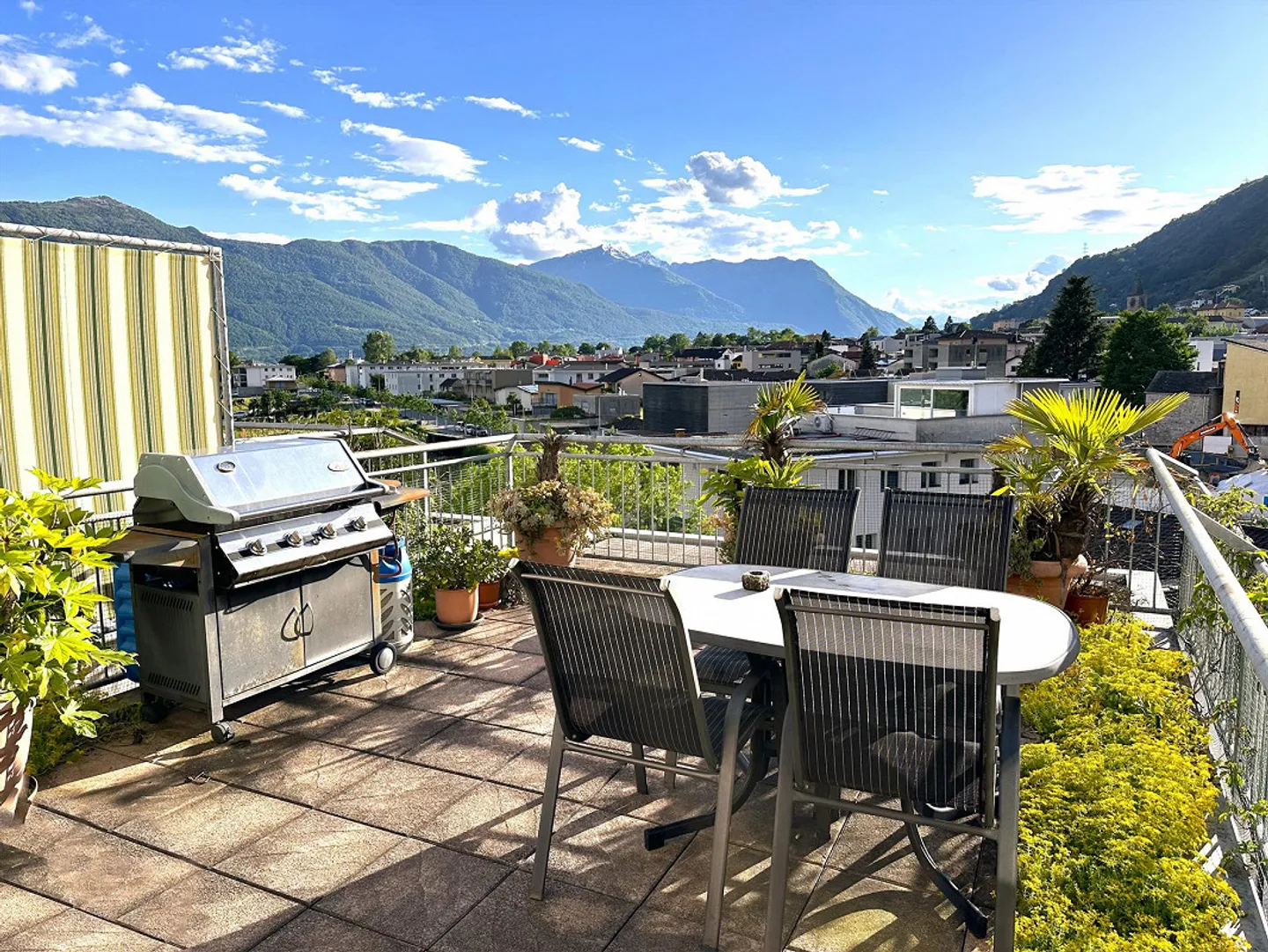 Attico 3 1/2 locali con grande terrazza con vista panoramica aperta - Foto 4 di 16